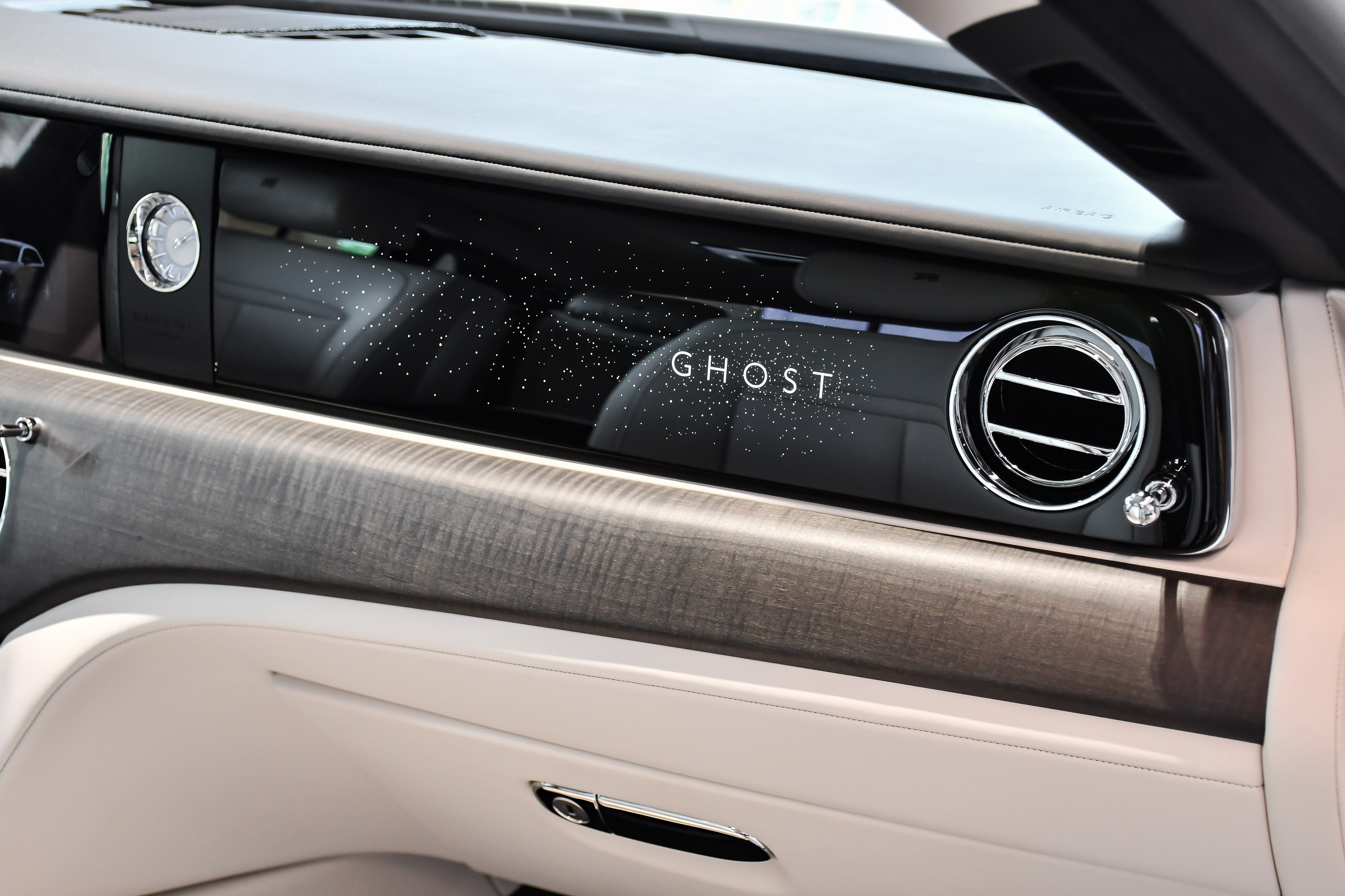 Rolls-Royce Ghost the he moi anh 15