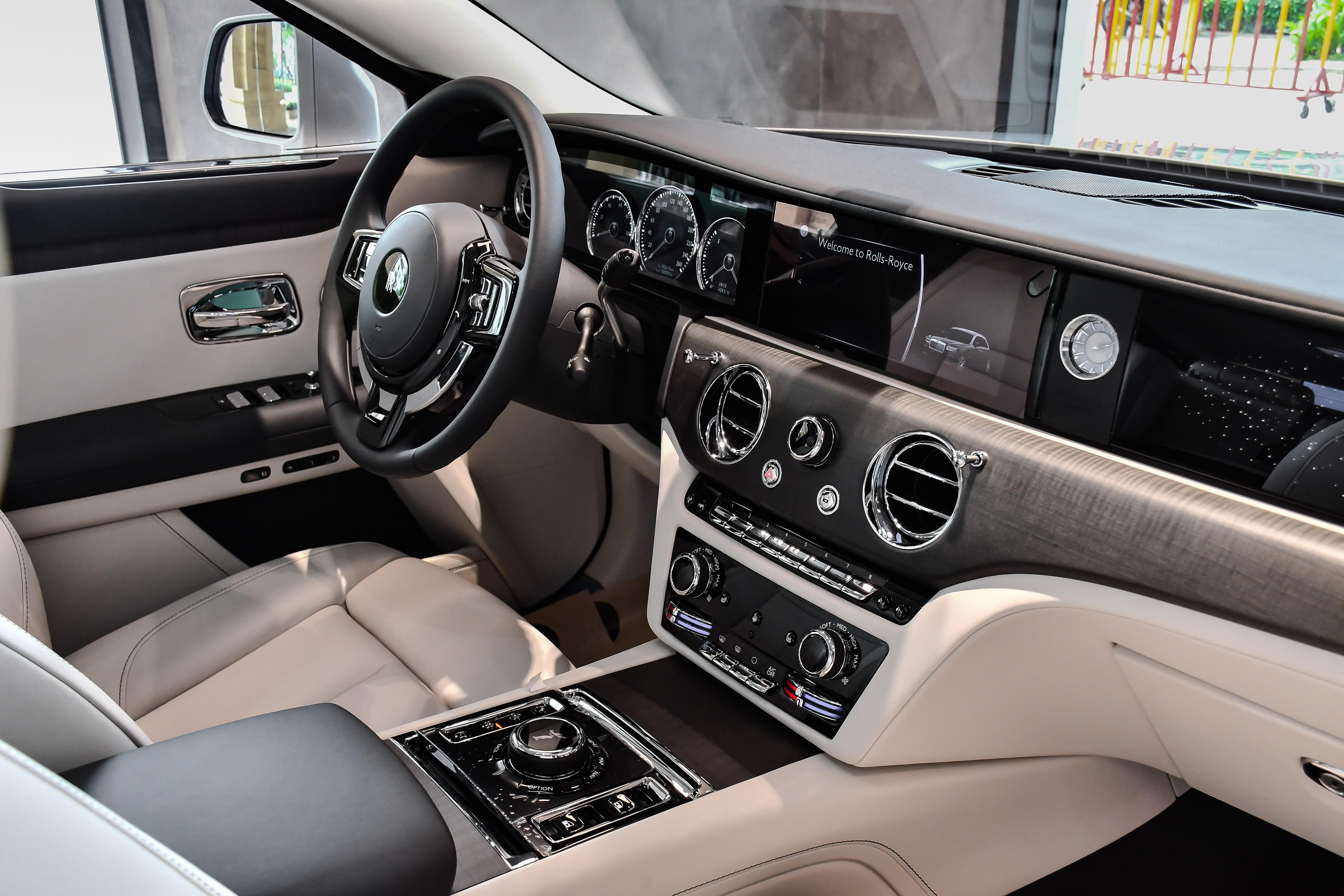 Rolls-Royce Ghost the he moi anh 13