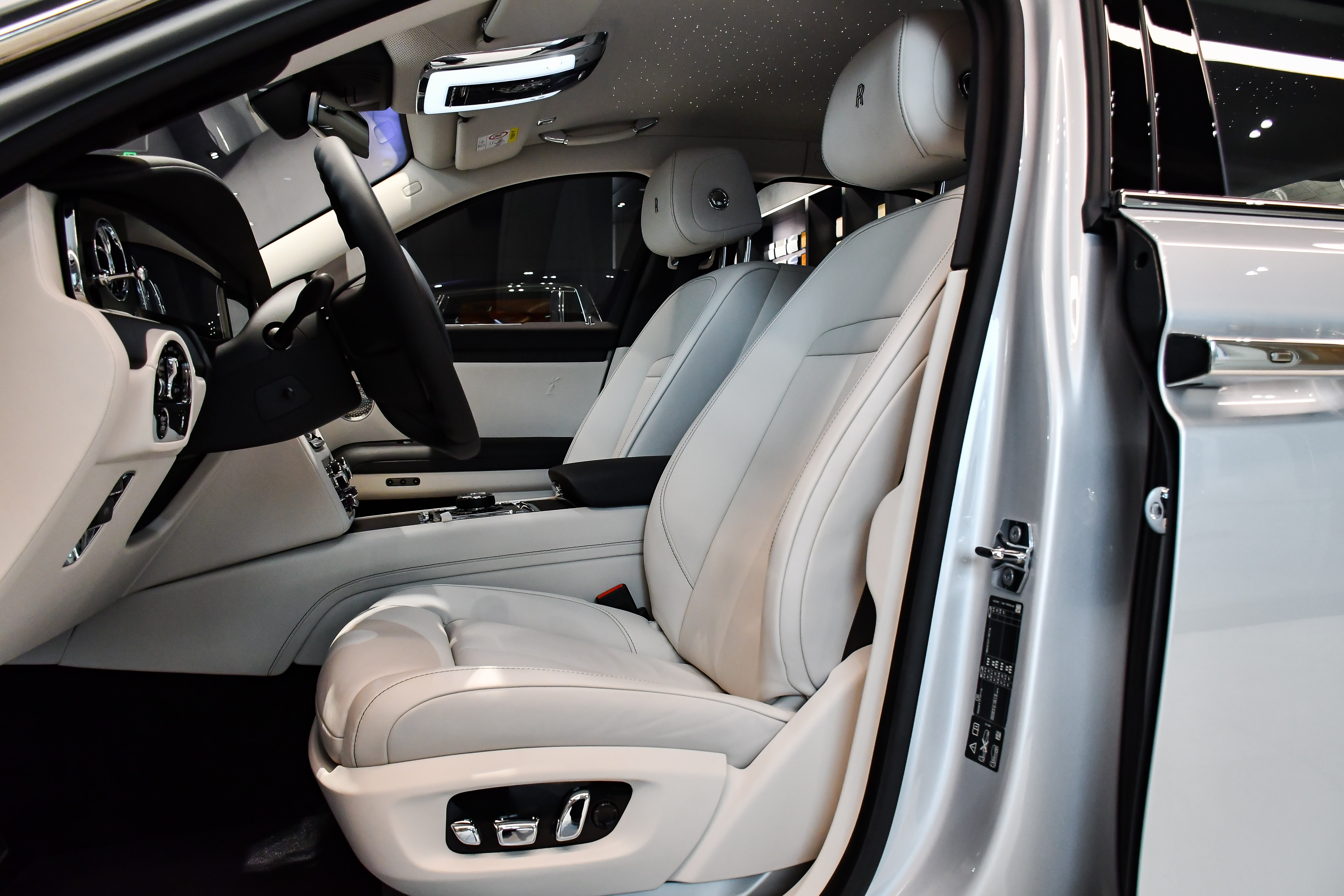 Rolls-Royce Ghost the he moi anh 18