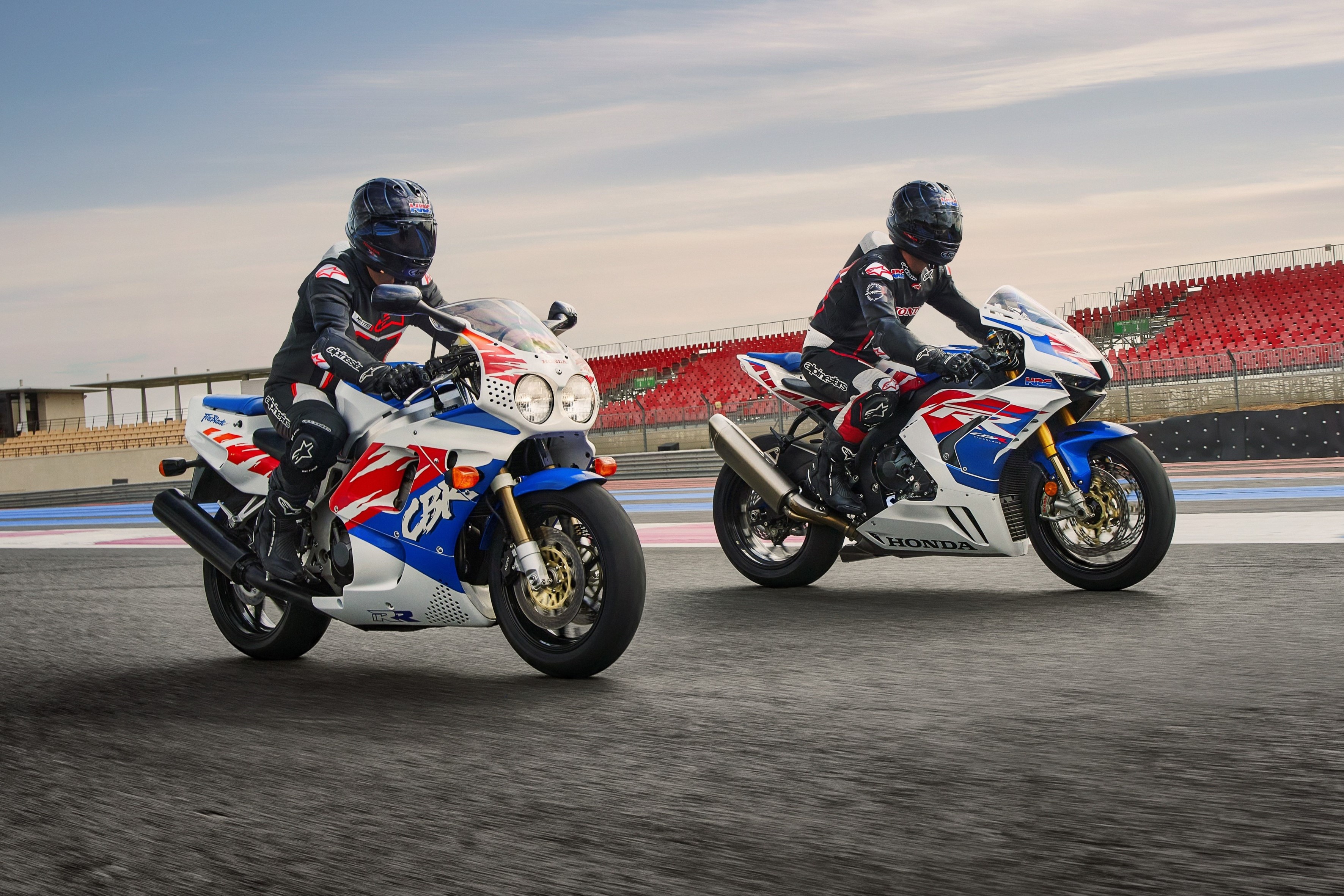 Honda CBR1000RR-R anh 2