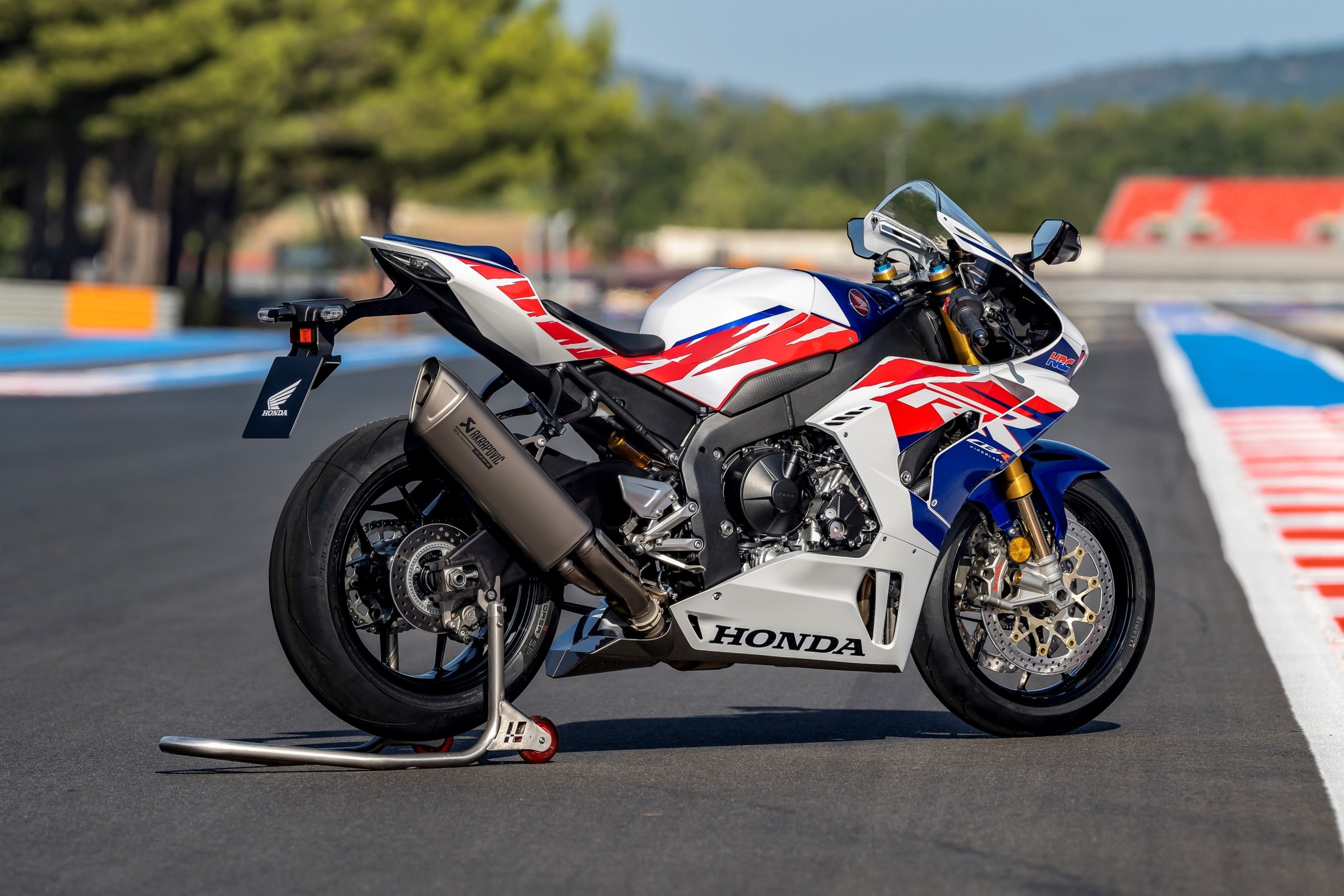 Honda CBR1000RR-R anh 4