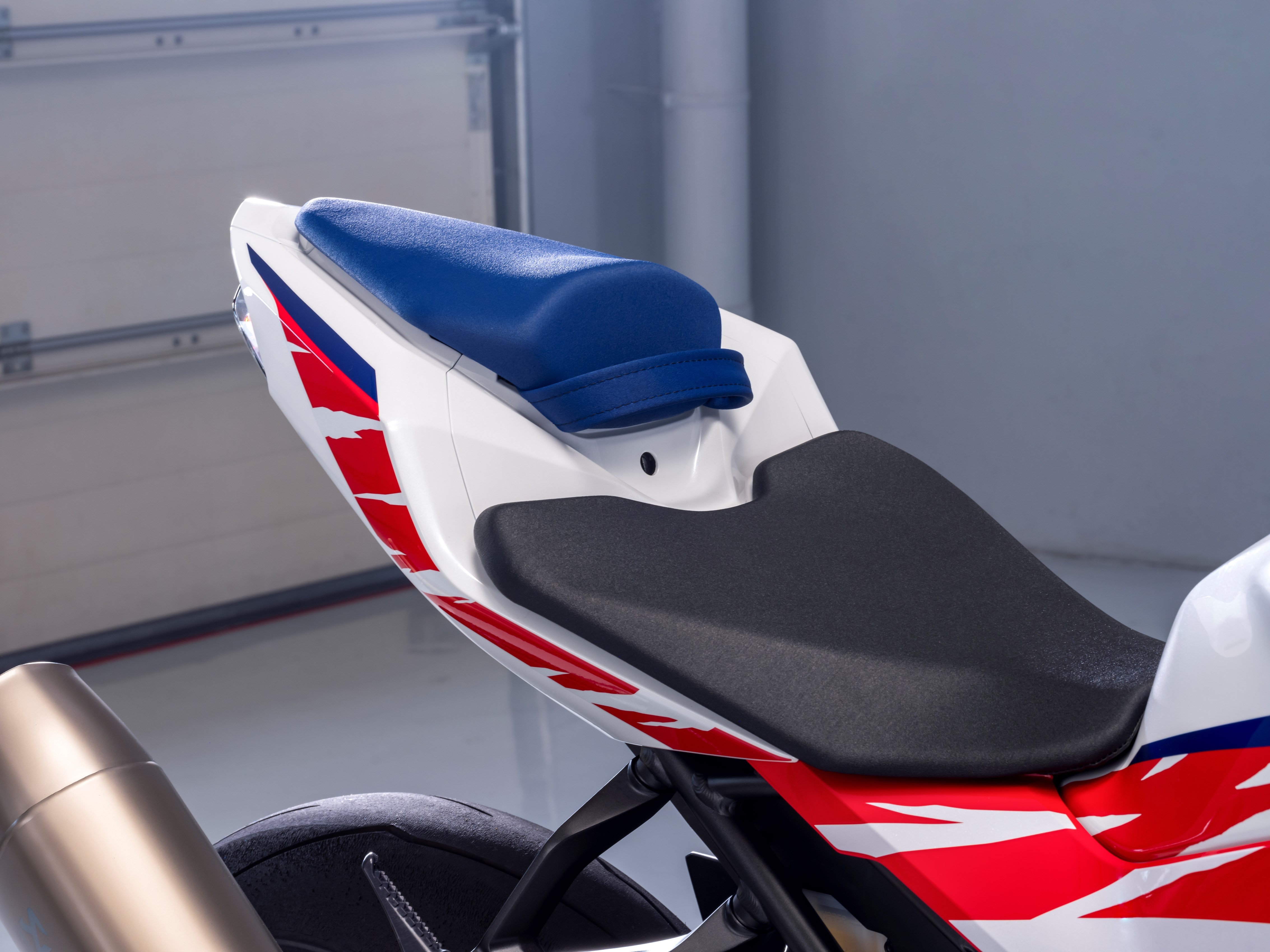 Honda CBR1000RR-R anh 6