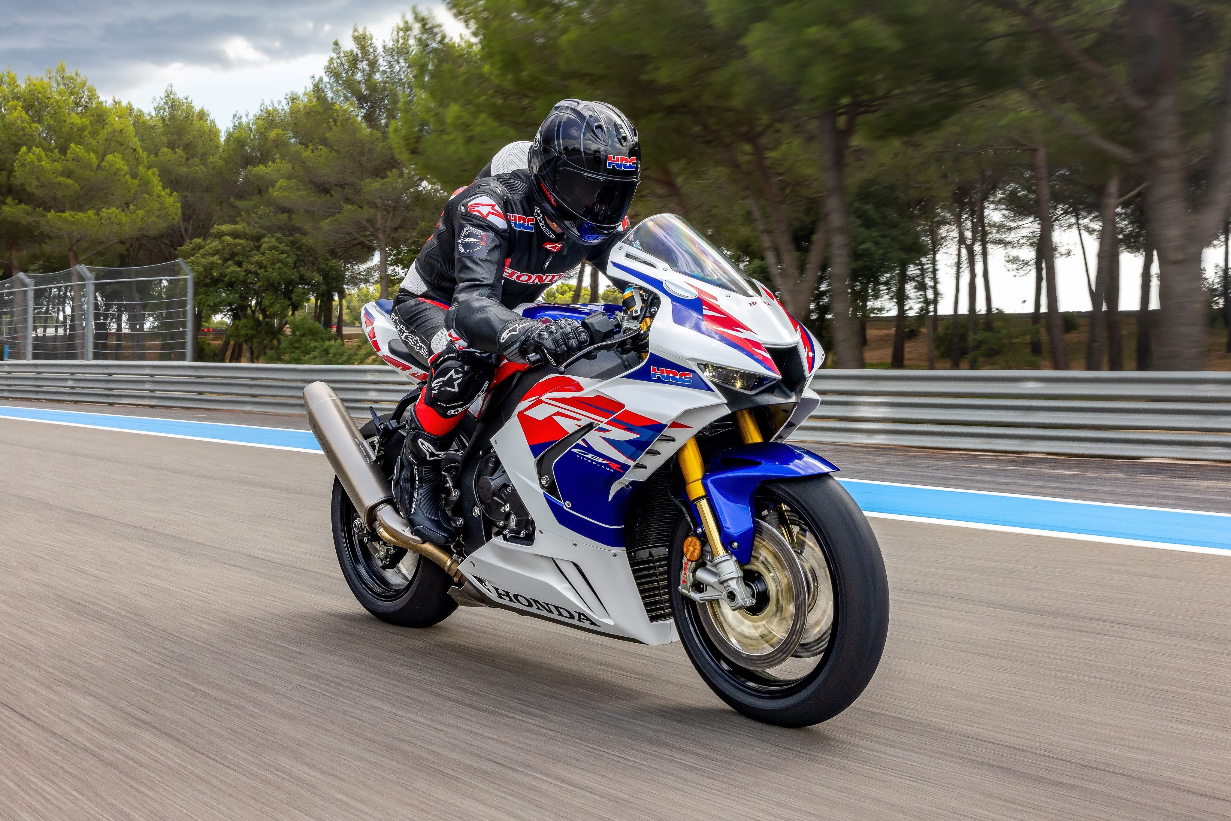 Honda CBR1000RR-R anh 12