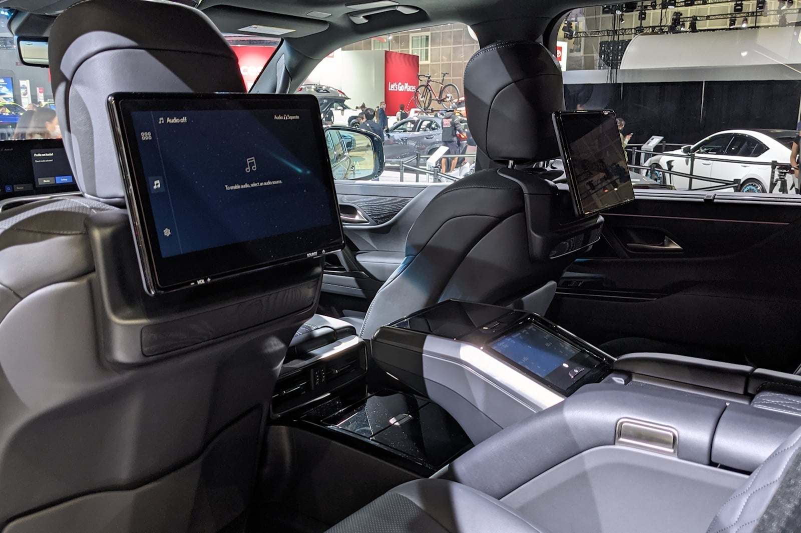 mau xe tao diem nhan tai Los Angeles Auto Show 2021 anh 13