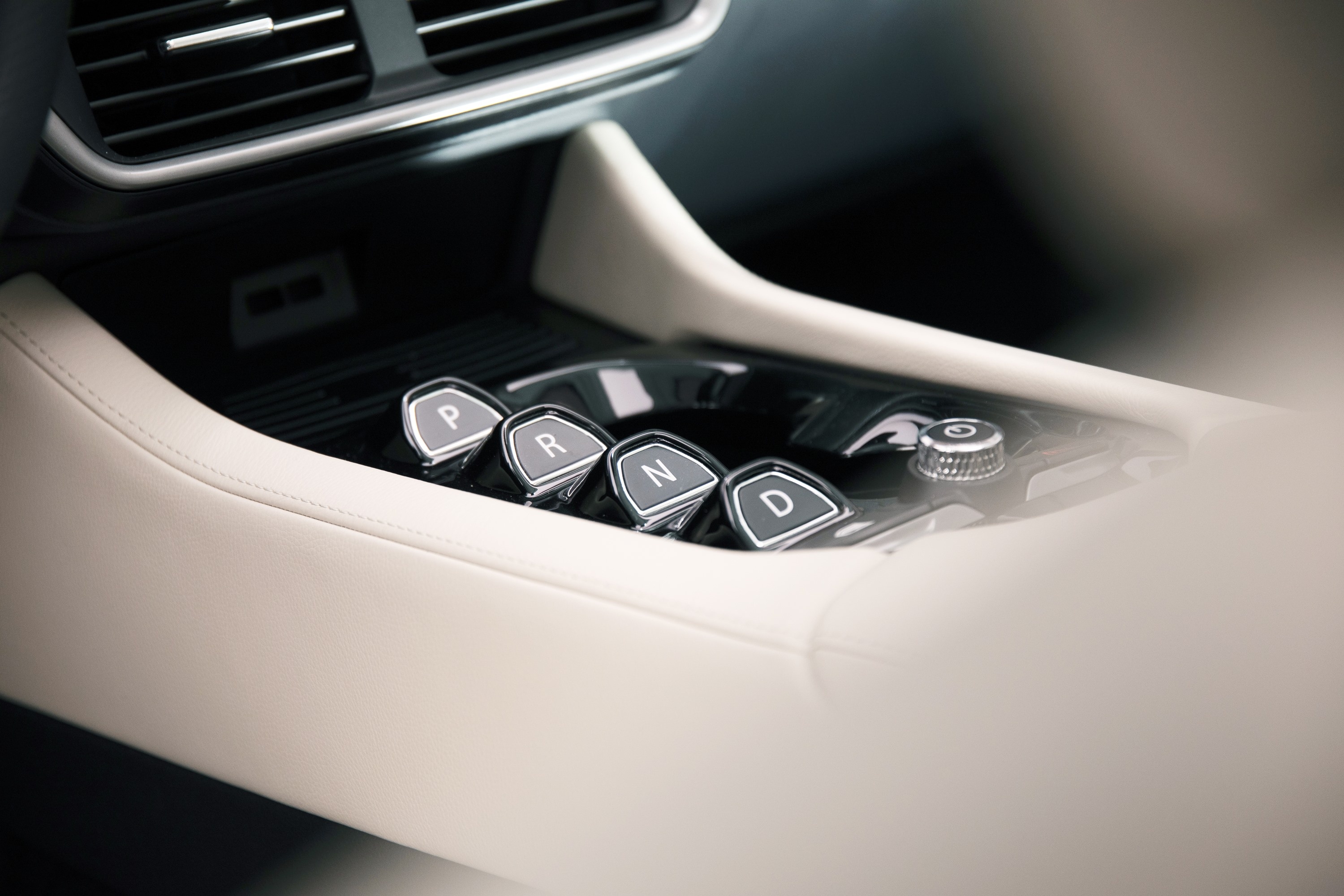 xe dien gam cao anh 10