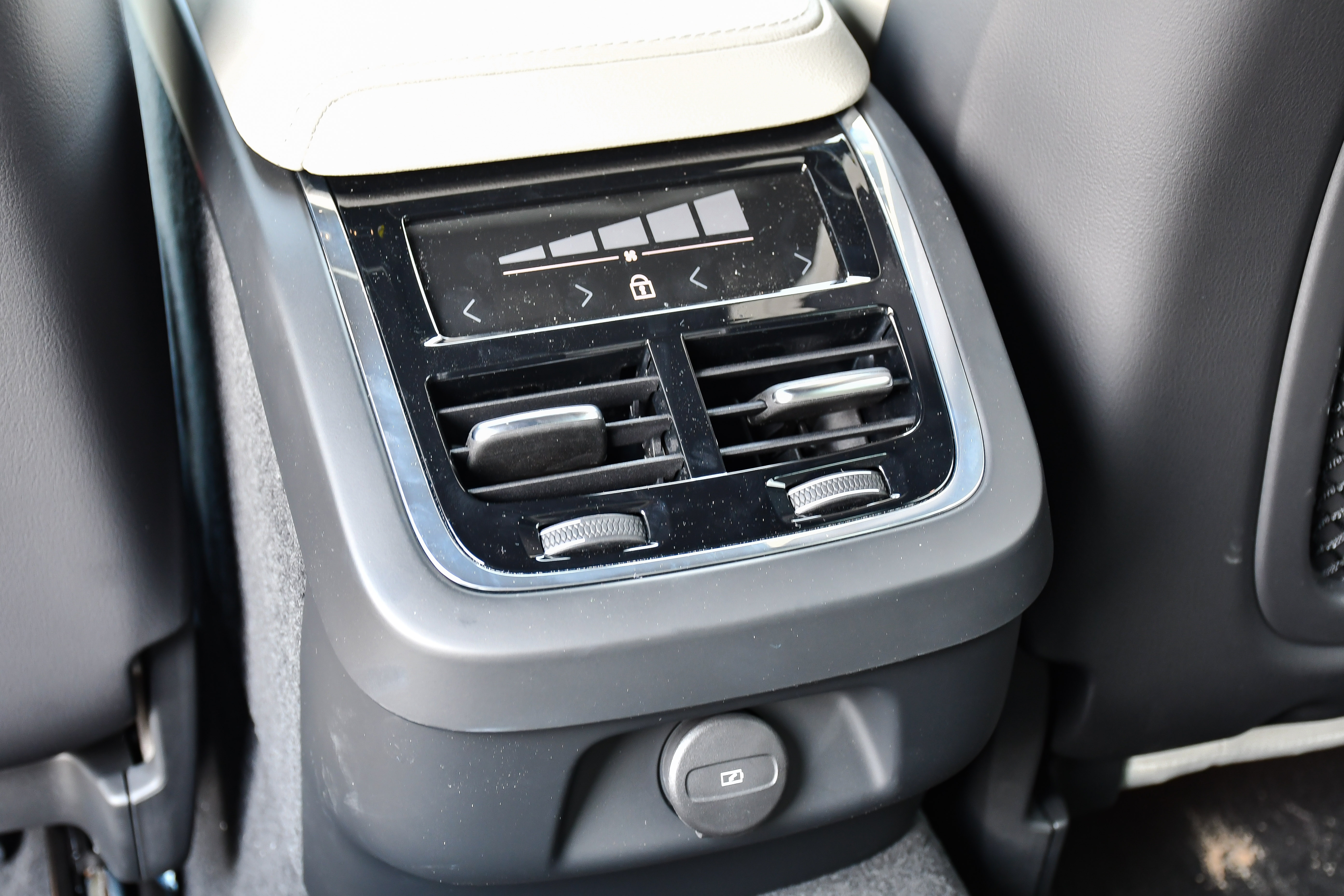 Volvo V60 Cross Country ảnh 15 Volvo V60 Cross Country anh 15