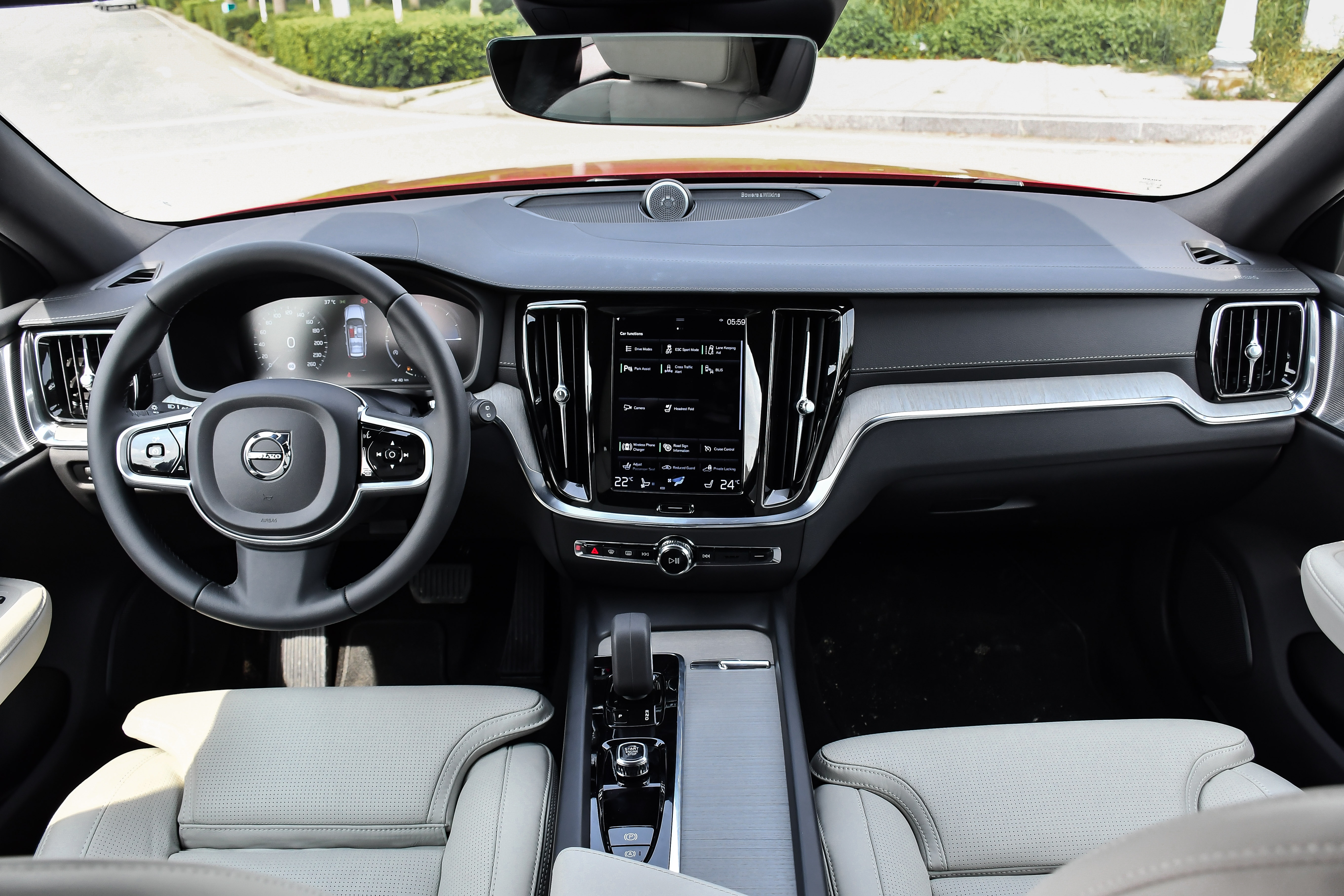 Volvo V60 Cross Country anh 17