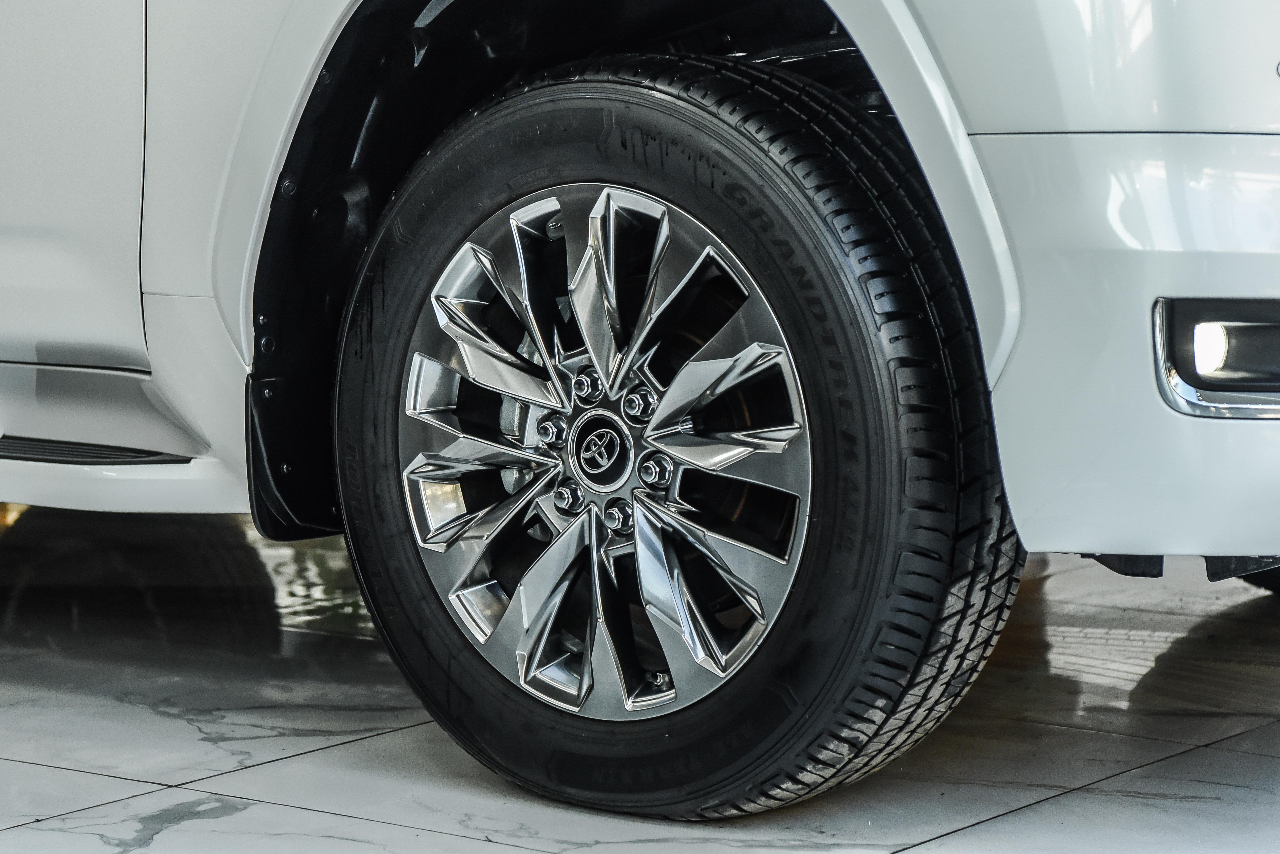 Toyota Land Cruiser  ảnh 6 Toyota Land Cruiser anh 6