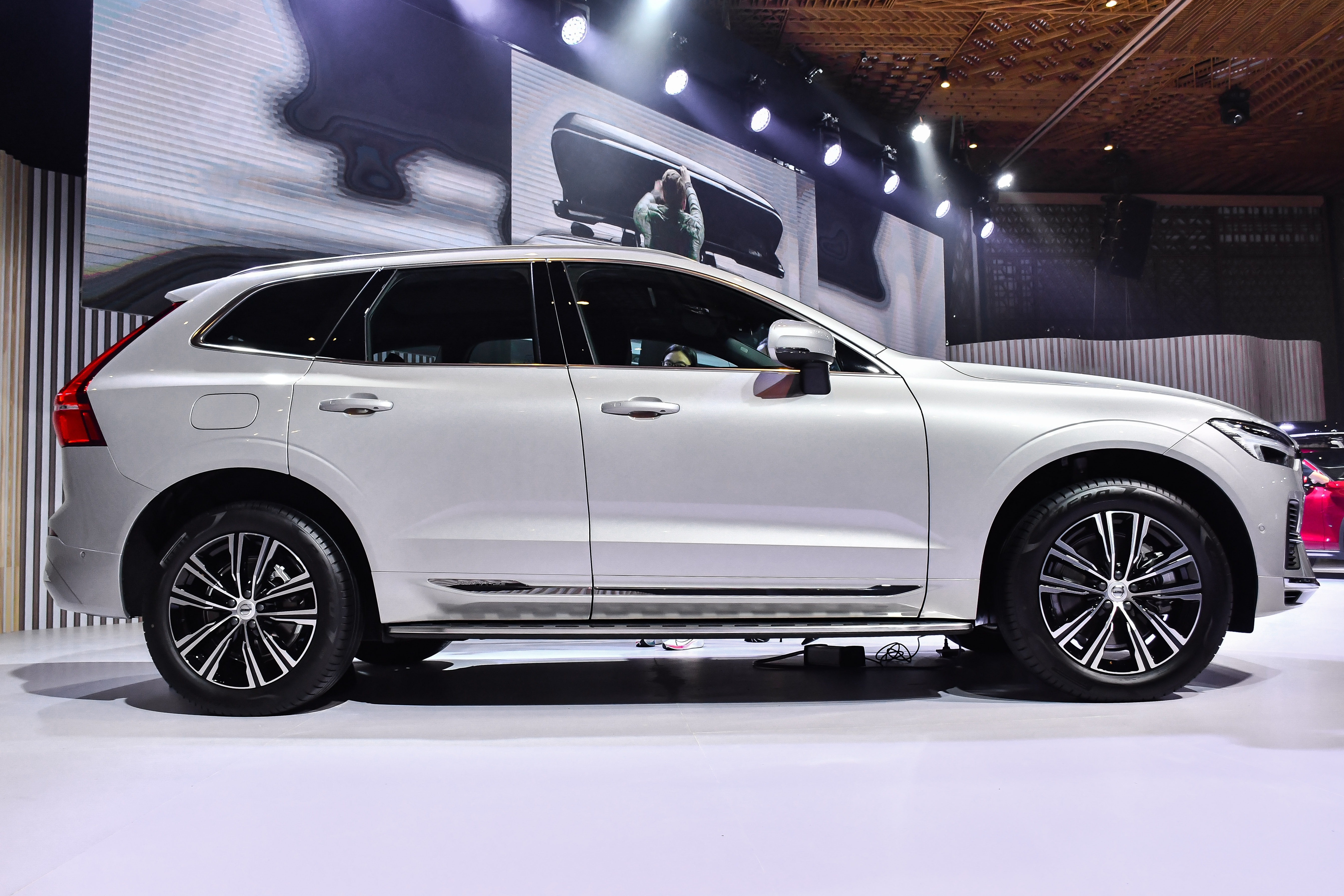 Volvo XC60 T8 Recharge anh 5