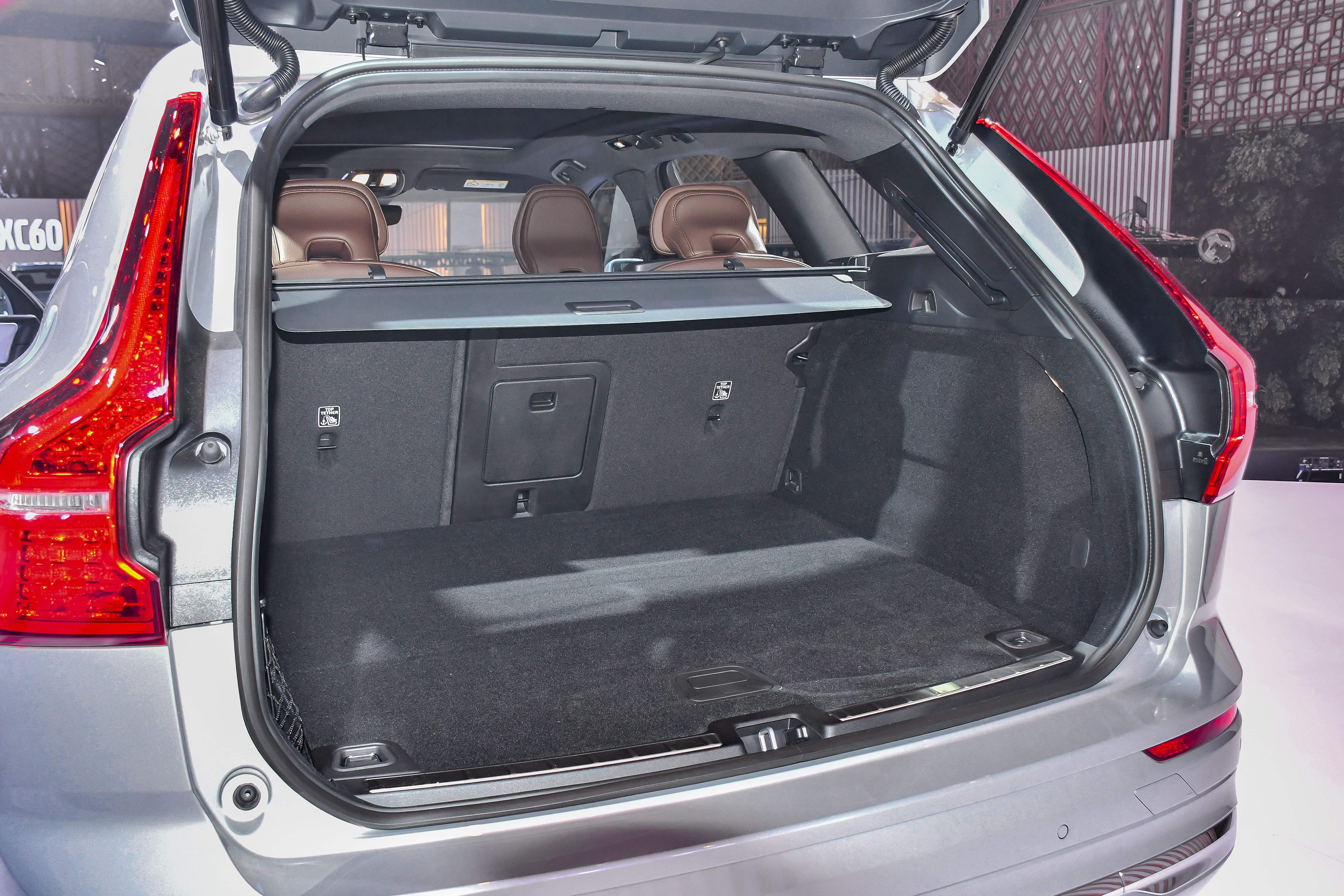 Volvo XC60 T8 Recharge anh 15