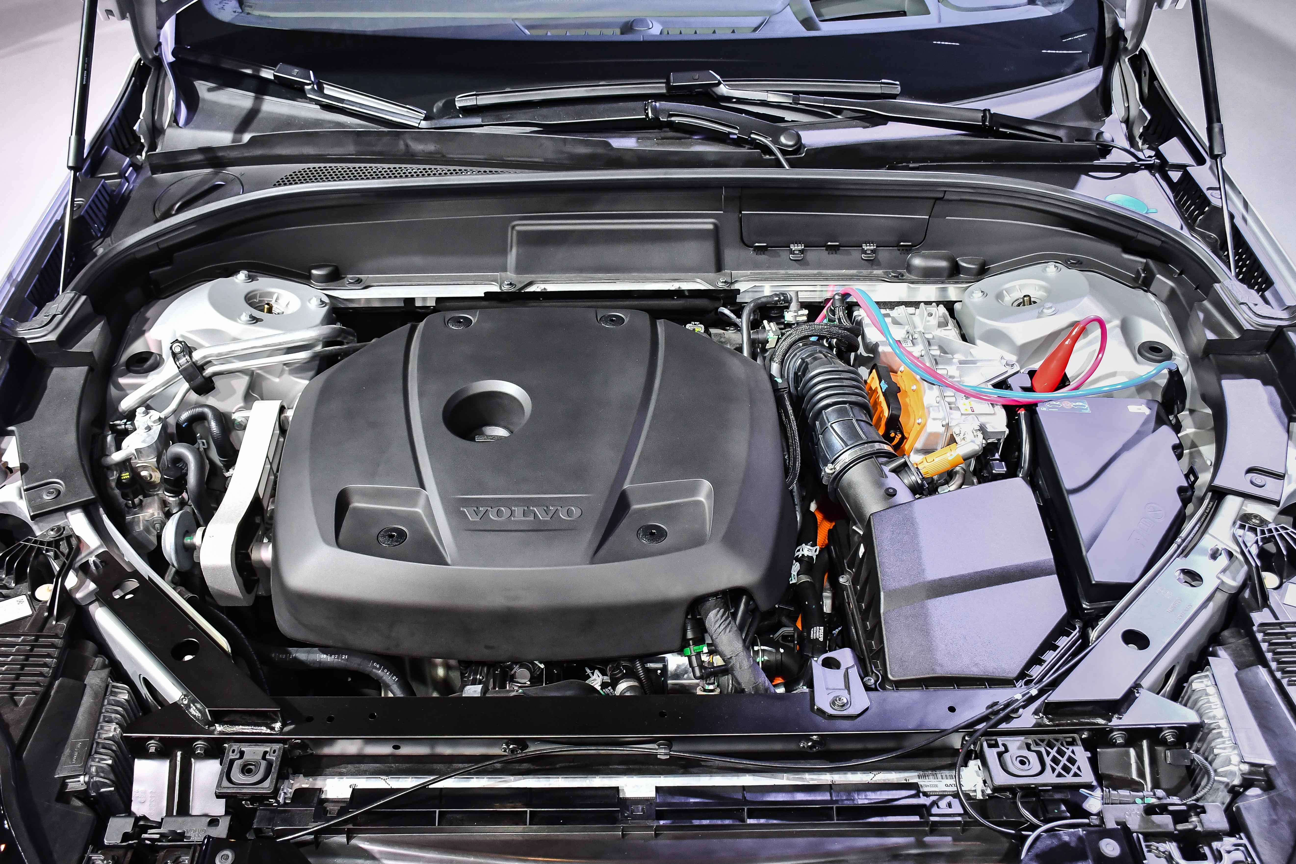 Volvo XC60 T8 Recharge anh 16