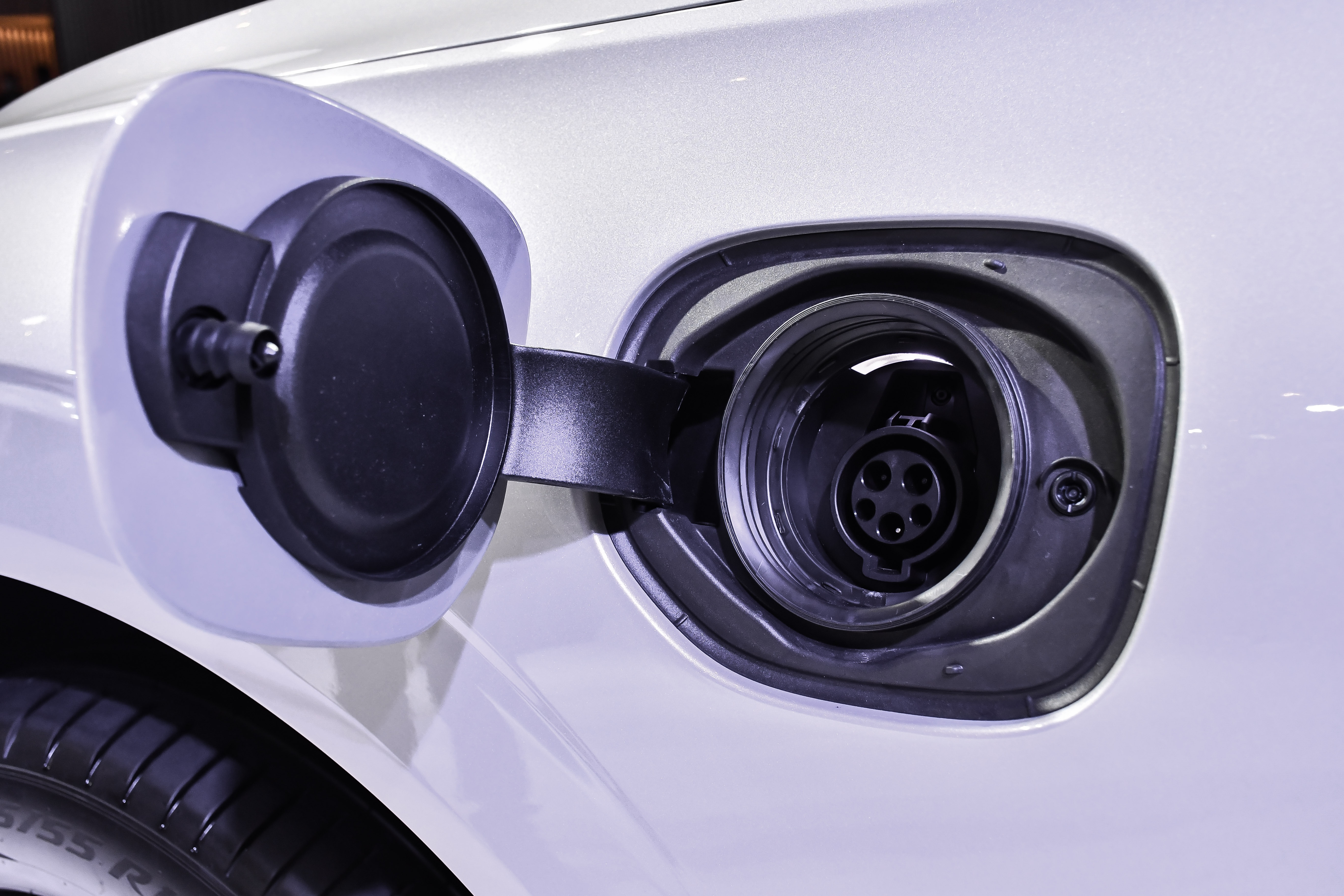 Volvo XC60 T8 Recharge anh 17