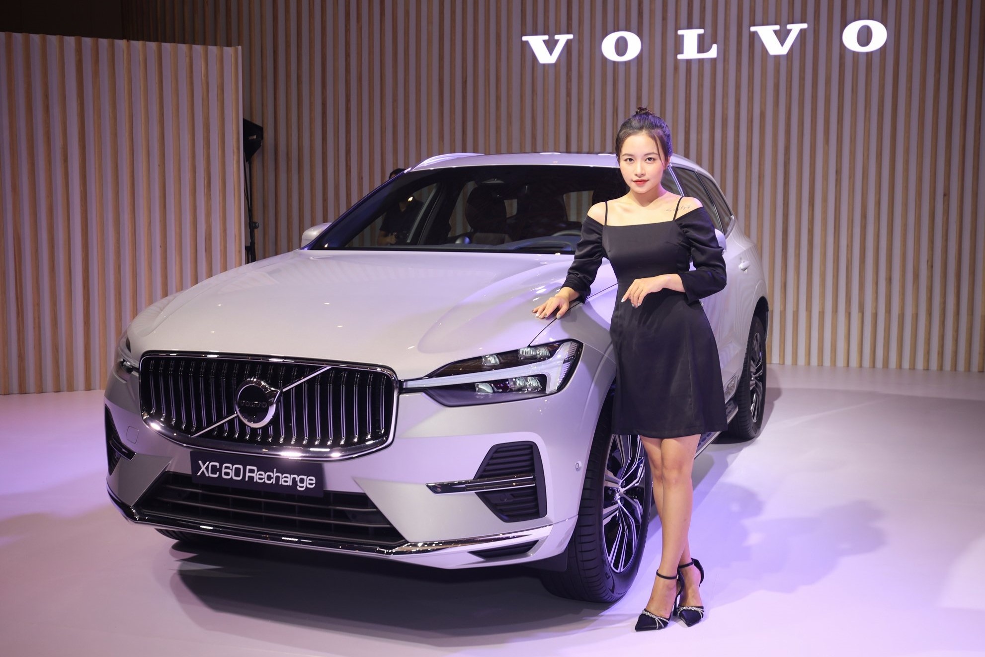 Volvo XC60 T8 Recharge anh 18