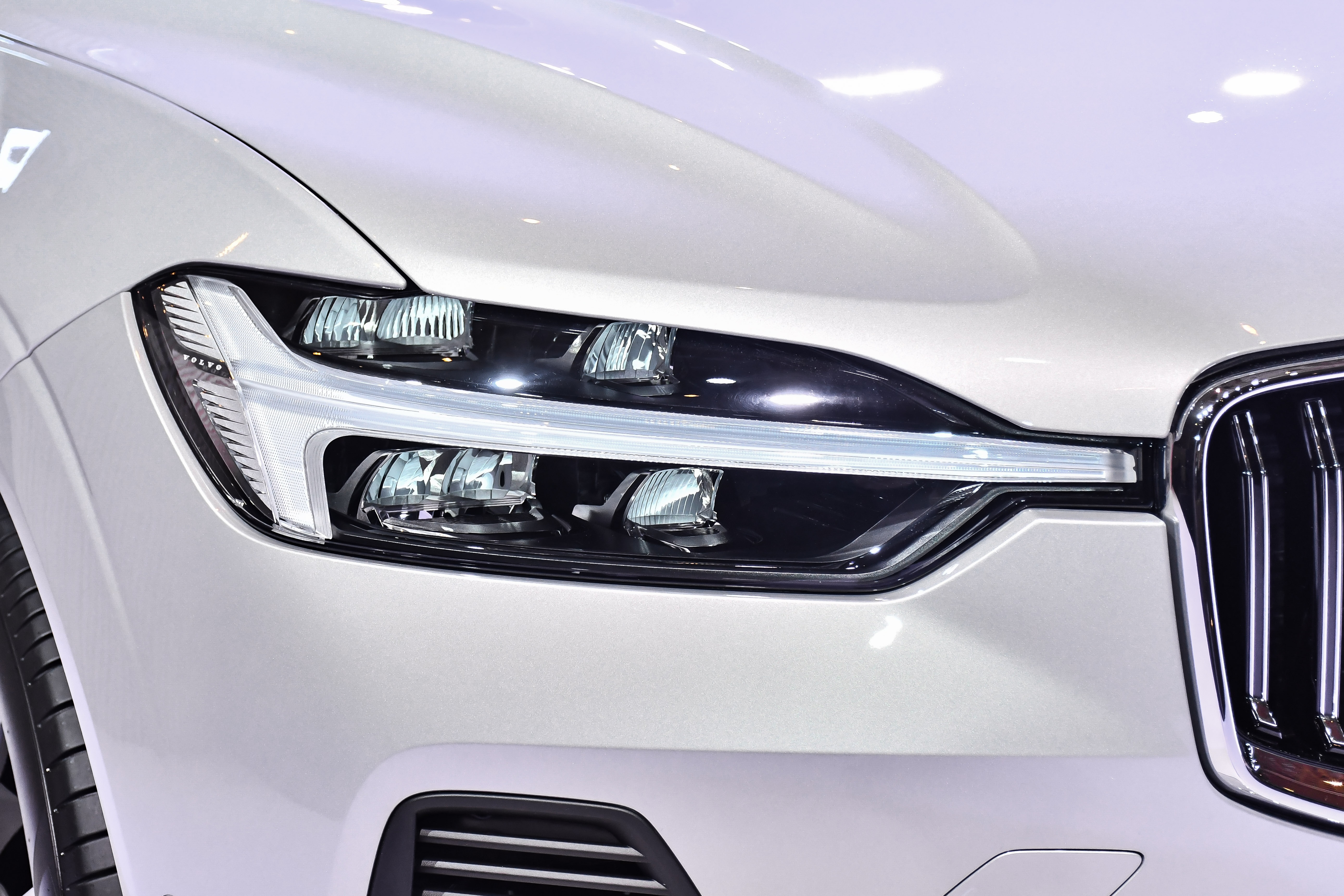 Volvo XC60 T8 Recharge anh 10