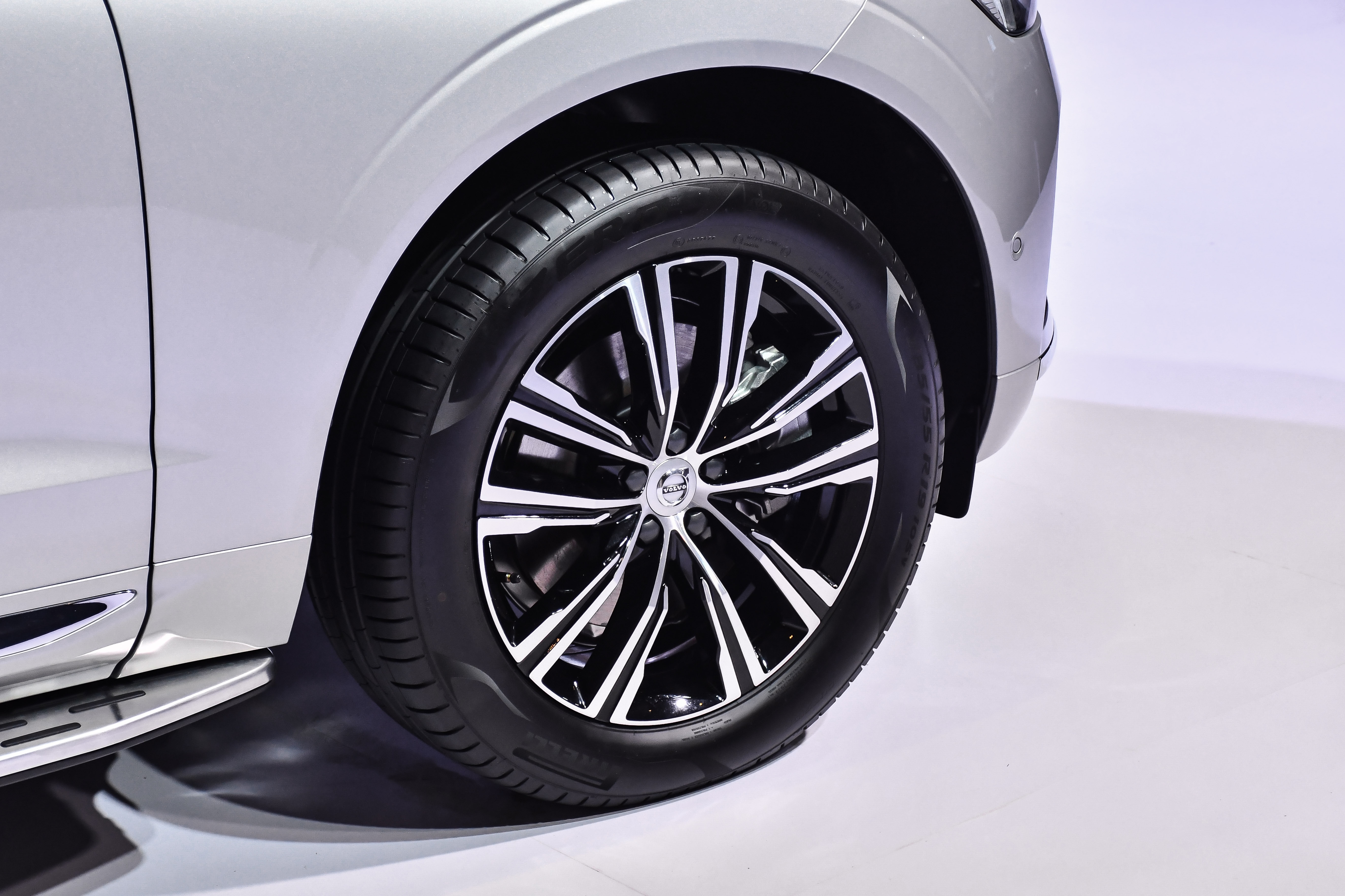 Volvo XC60 T8 Recharge anh 9