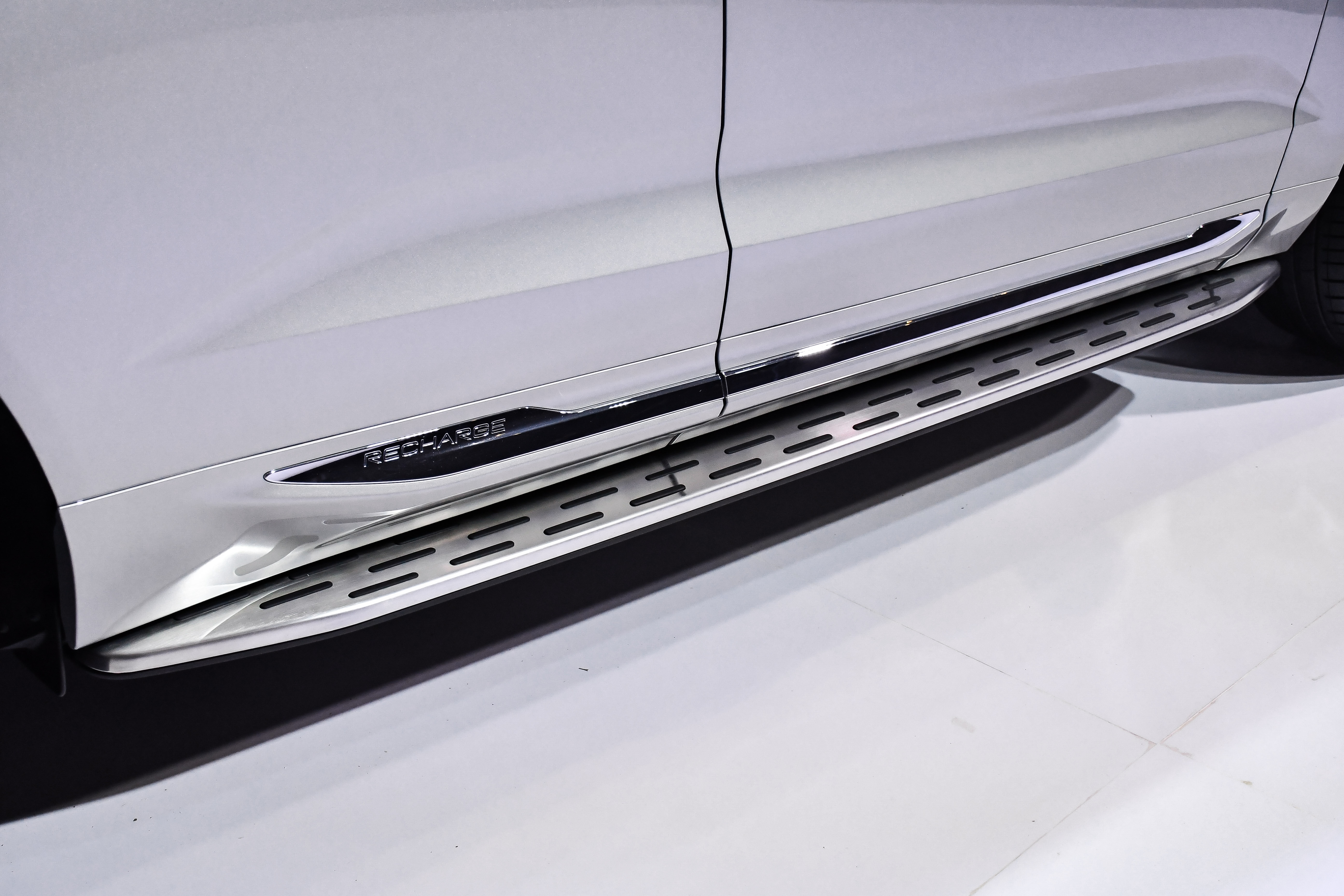 Volvo XC60 T8 Recharge anh 7