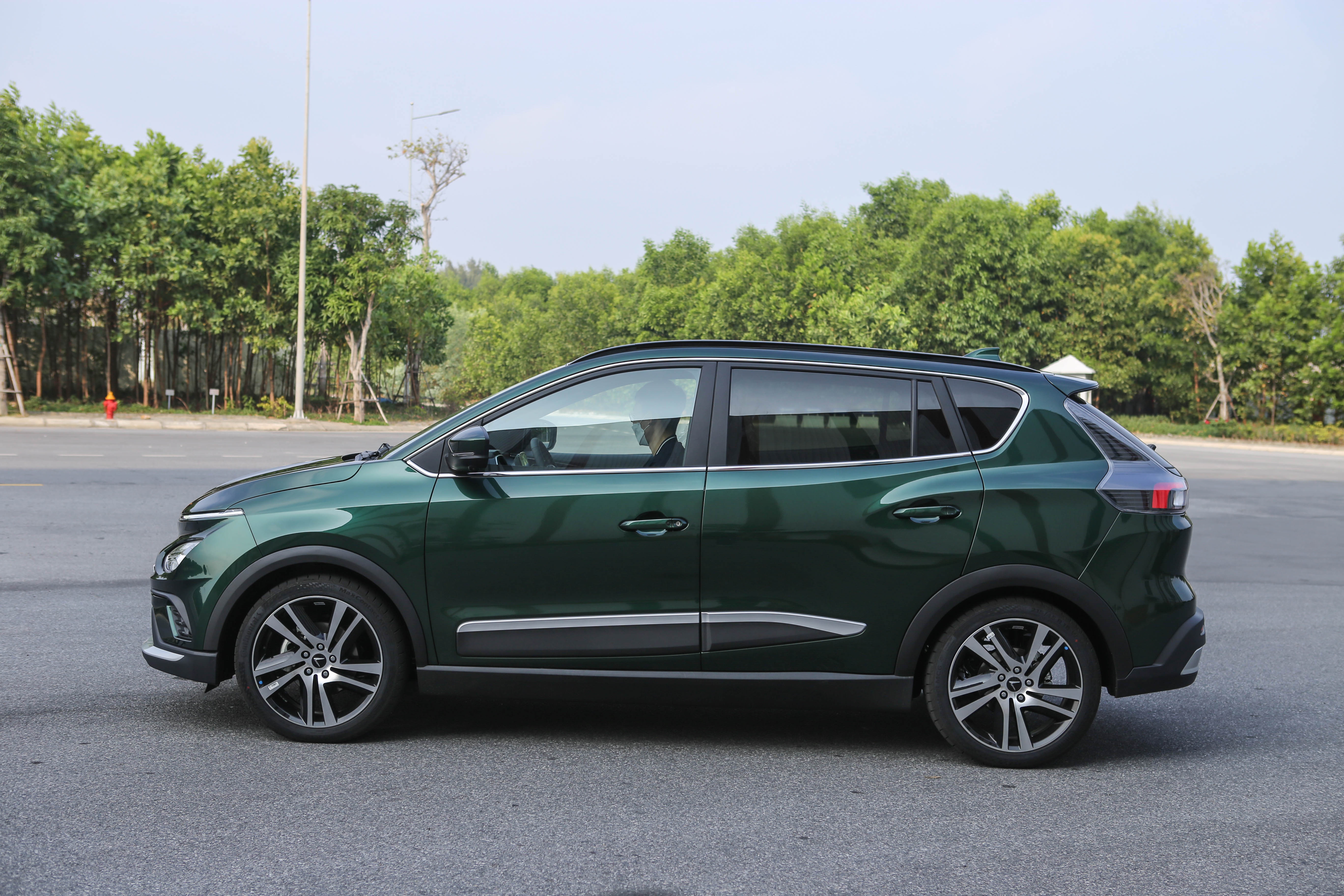 oto dien VinFast anh 2