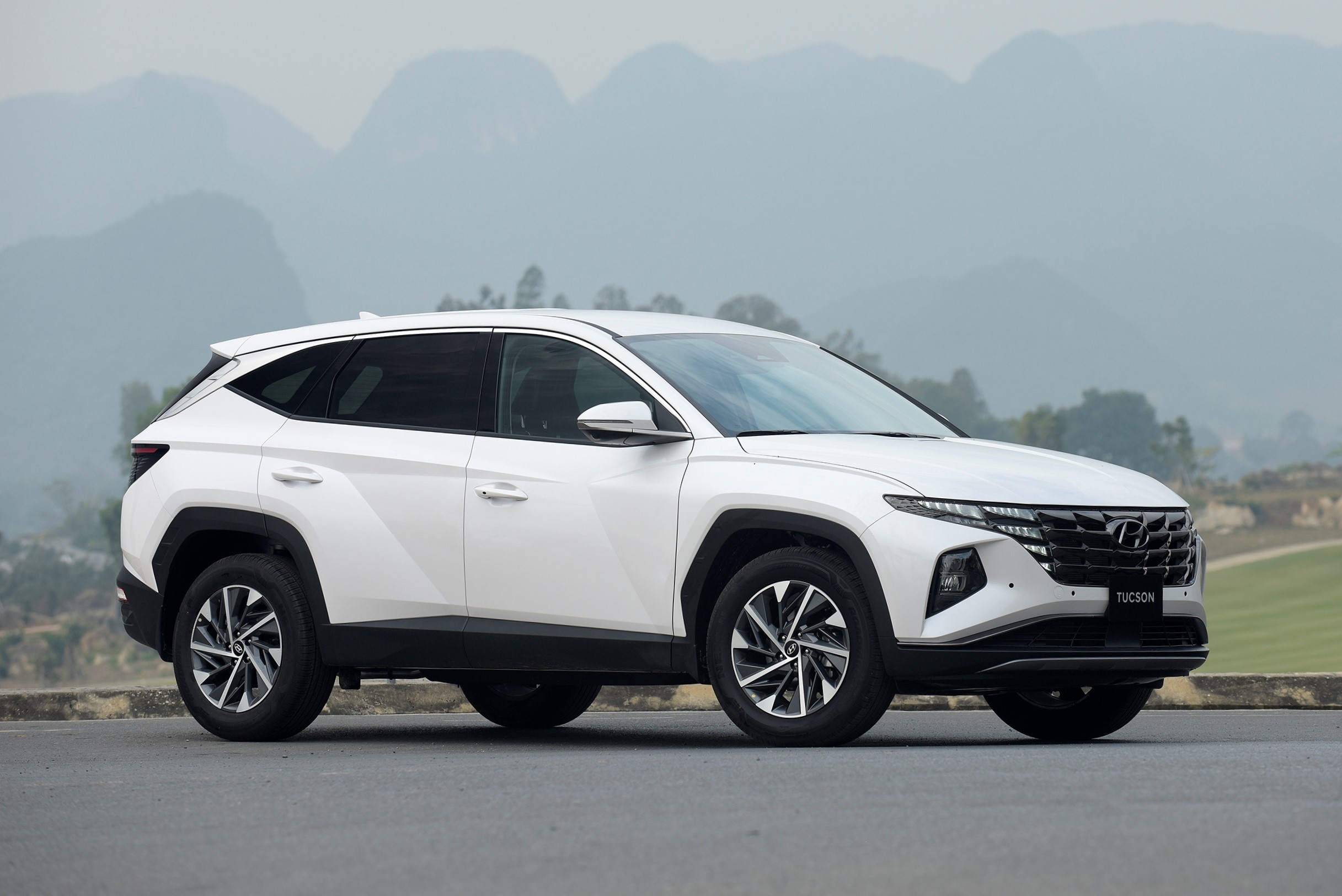 Chon Hyundai Tucson hay Mazda CX-5 anh 2