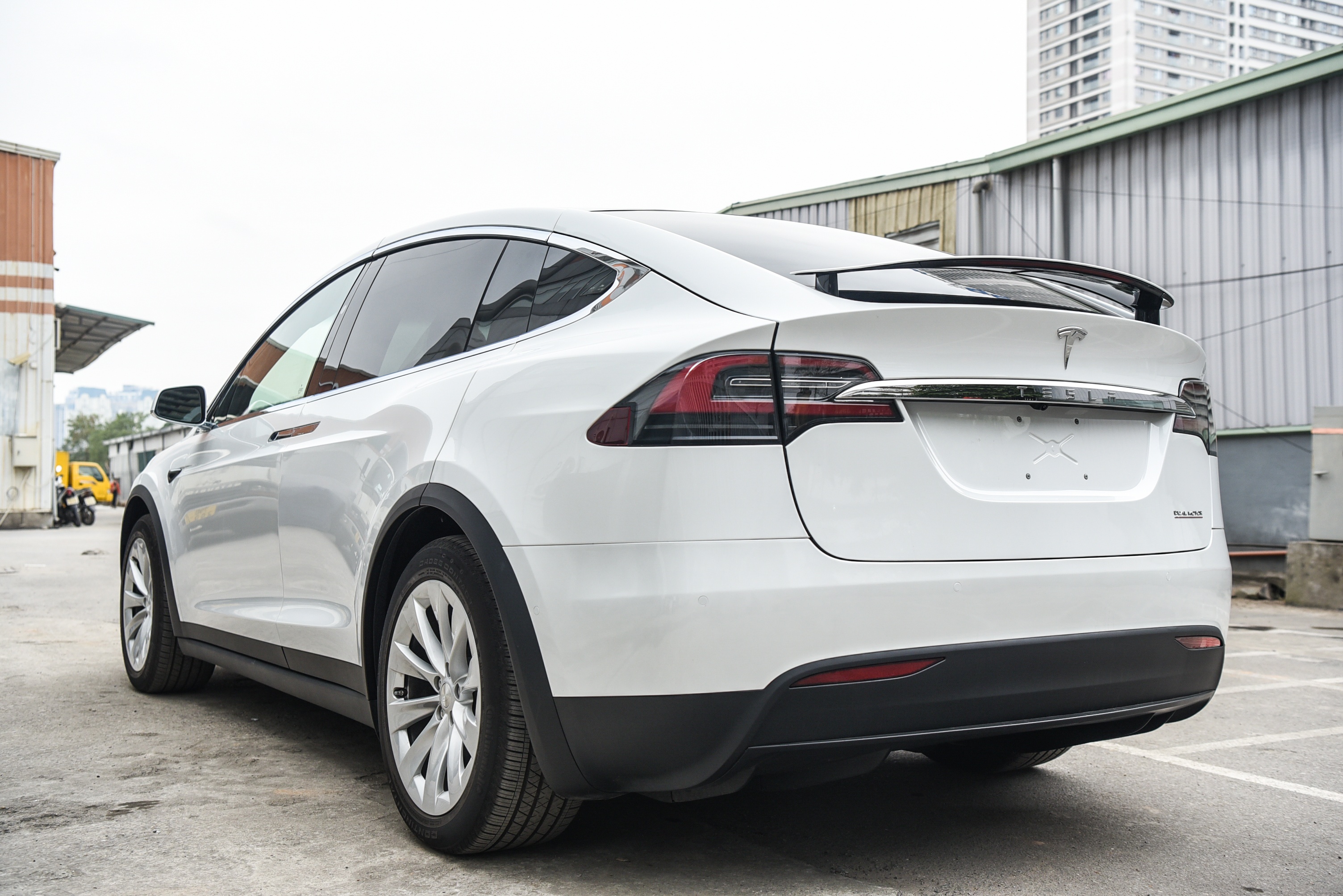 Tesla Model X anh 6