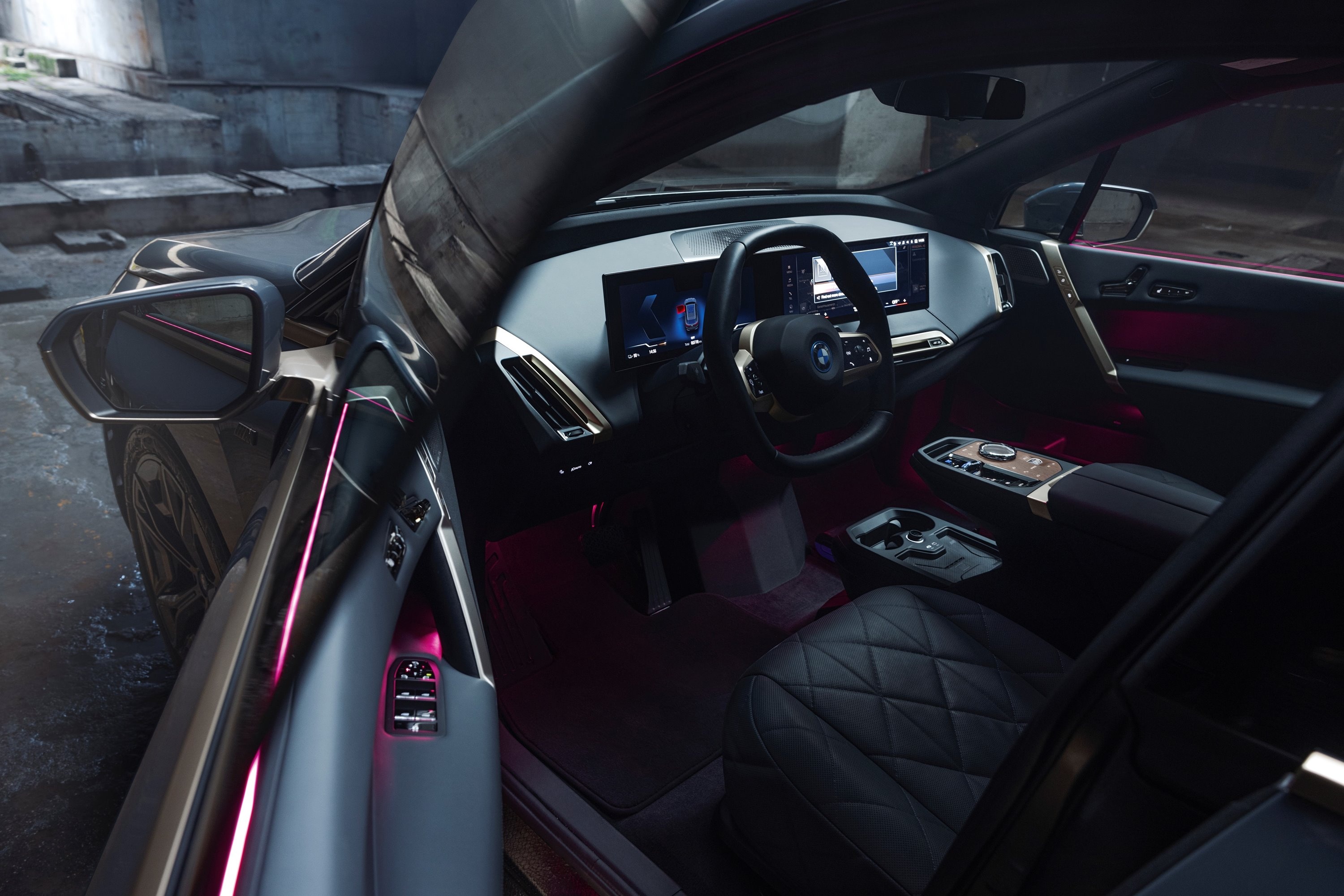 SUV dien hieu nang cao anh 15