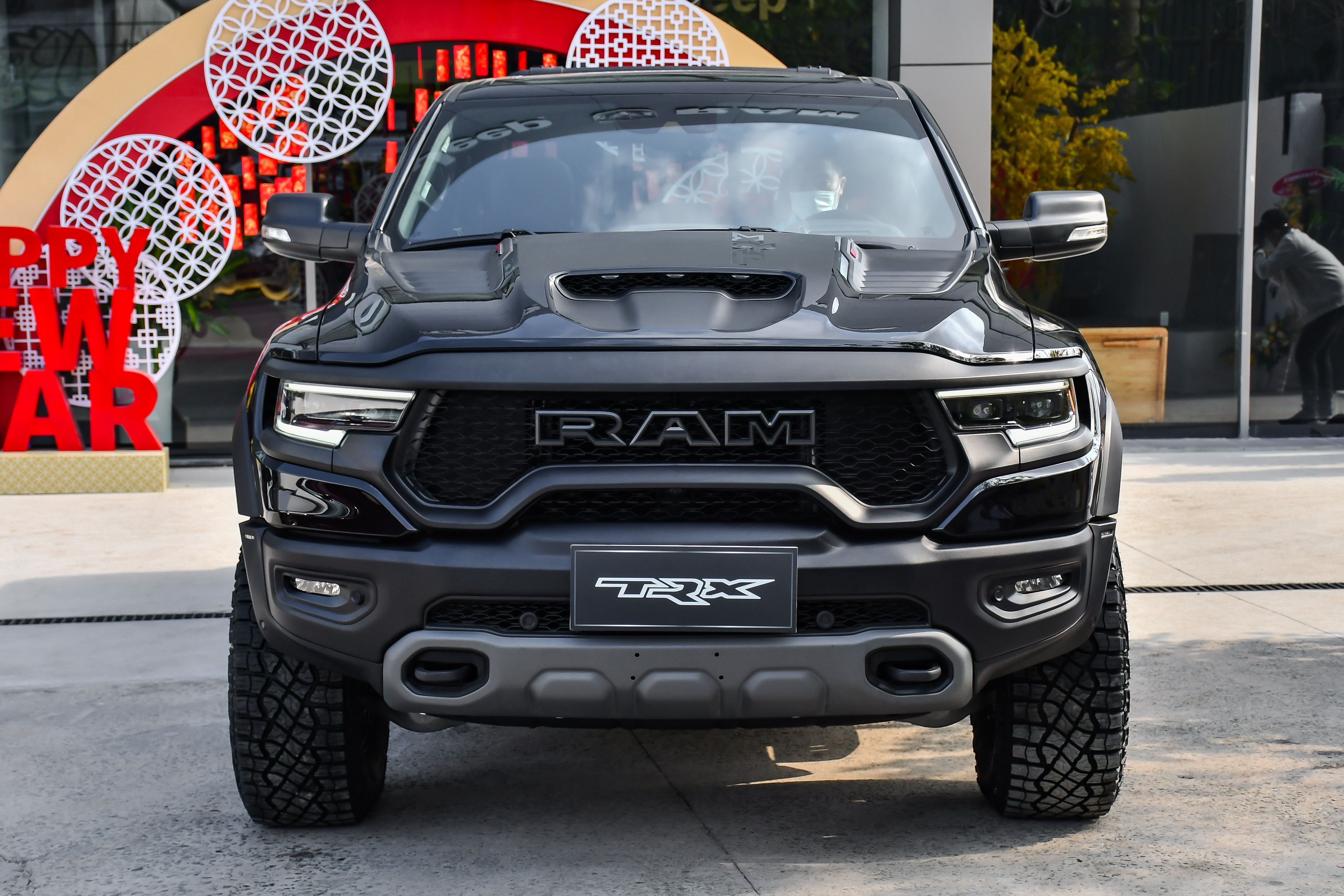 RAM 1500 TRX anh 4