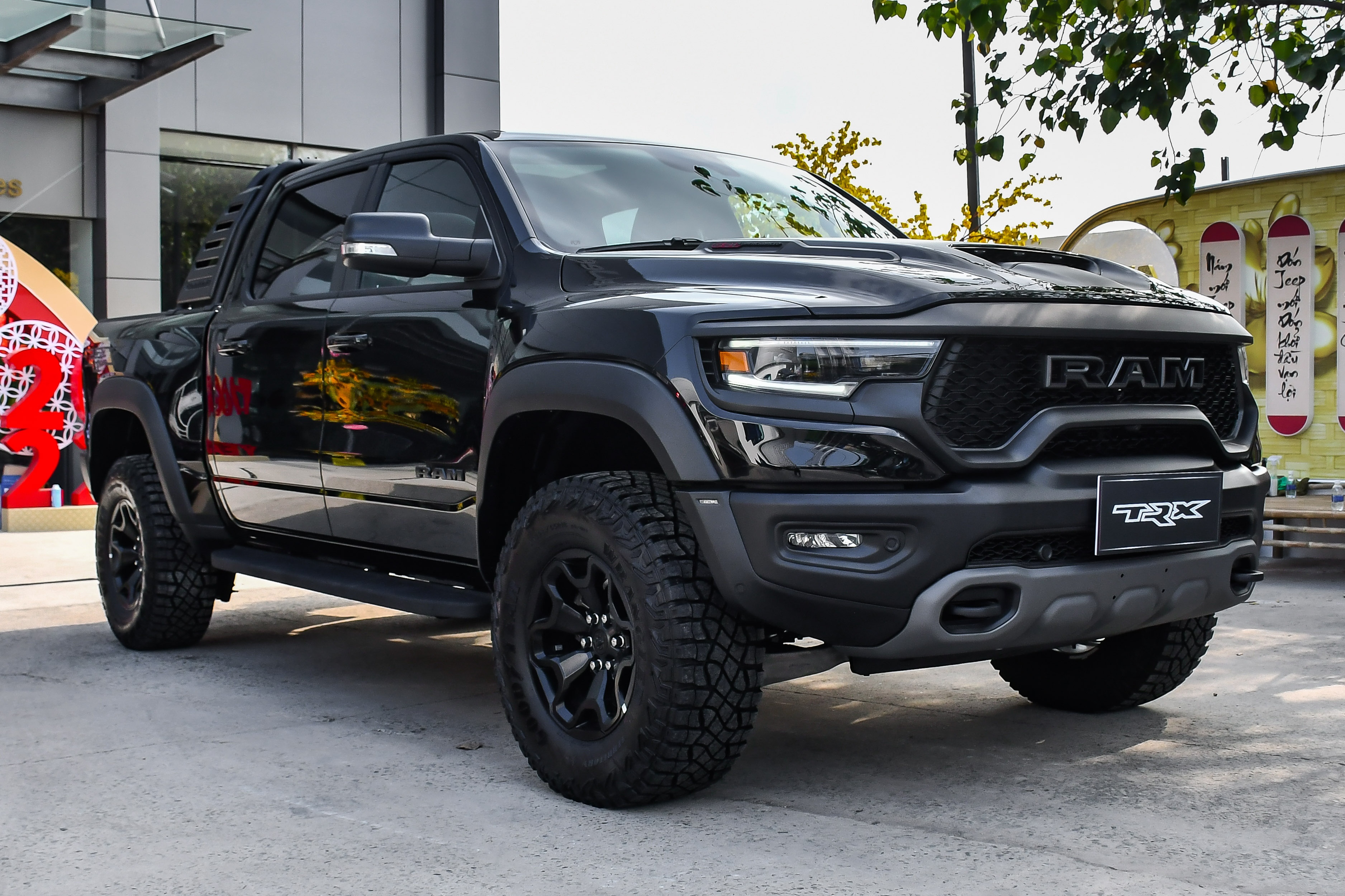 RAM 1500 TRX anh 2