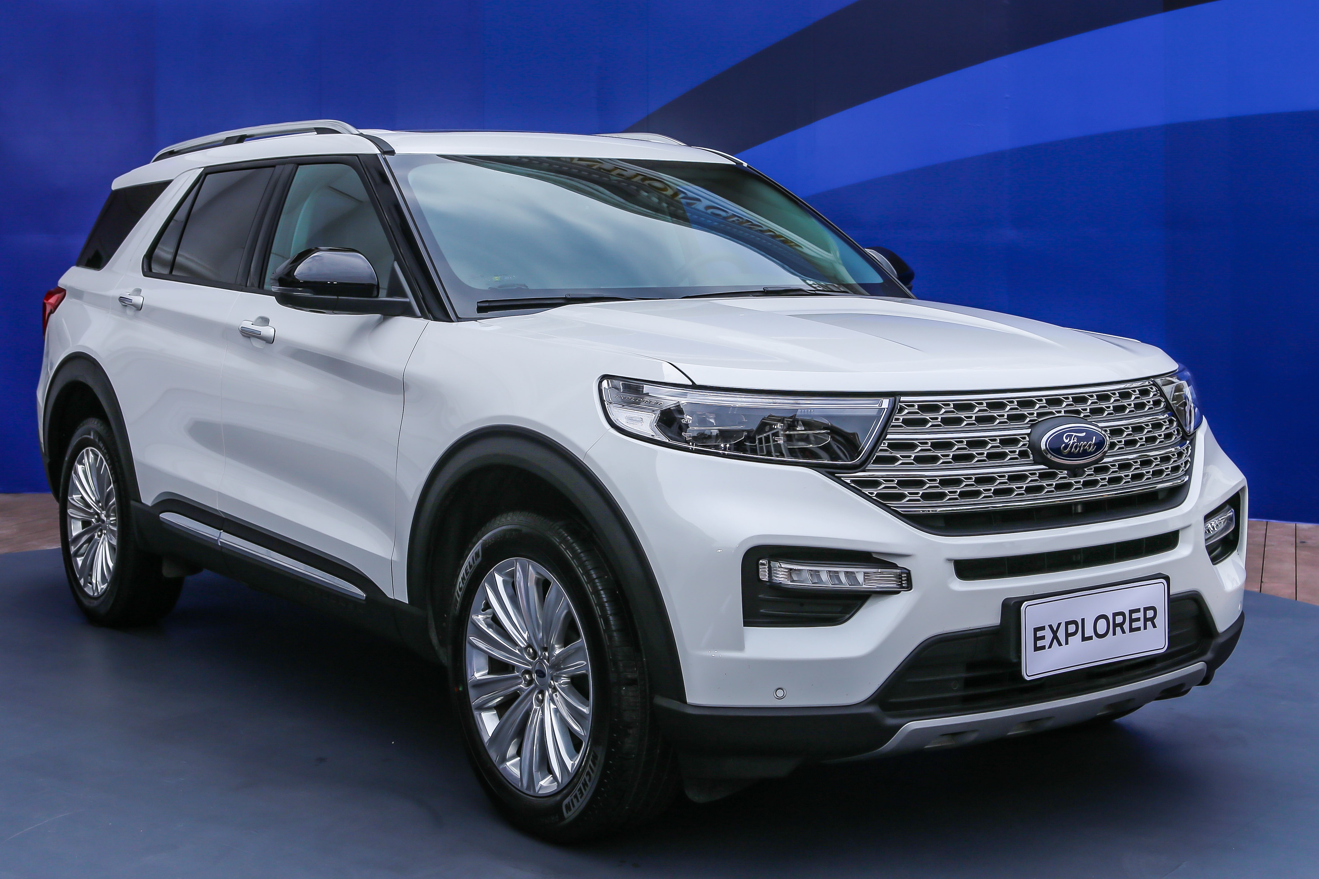 Ford Explorer 2022 gia 2, 366 ty anh 1