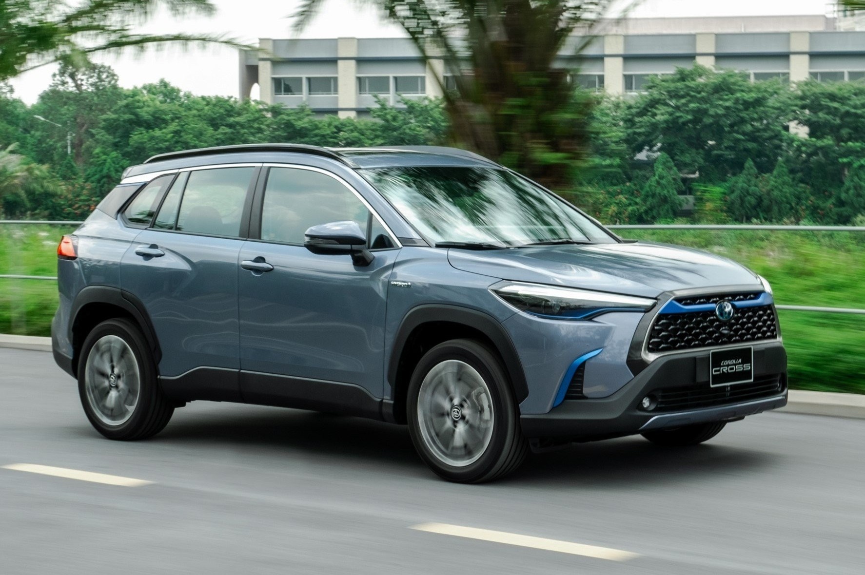 Corolla Cross bu dap doanh so cho nhieu mau xe sut giam cua Toyota hinh anh