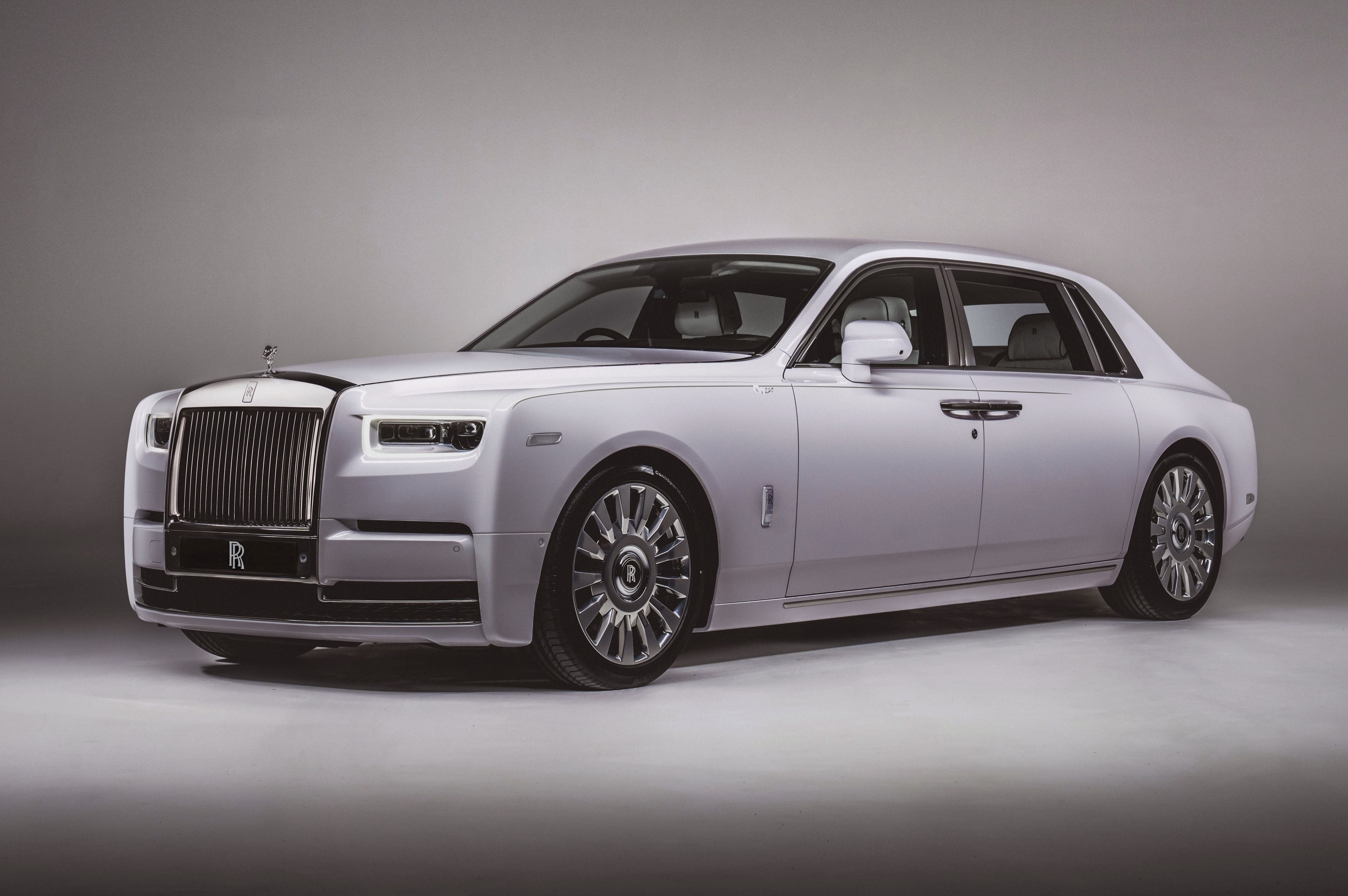 Chiec Rolls-Royce Phantom dac biet lay chu de tu hoa phong lan hinh anh