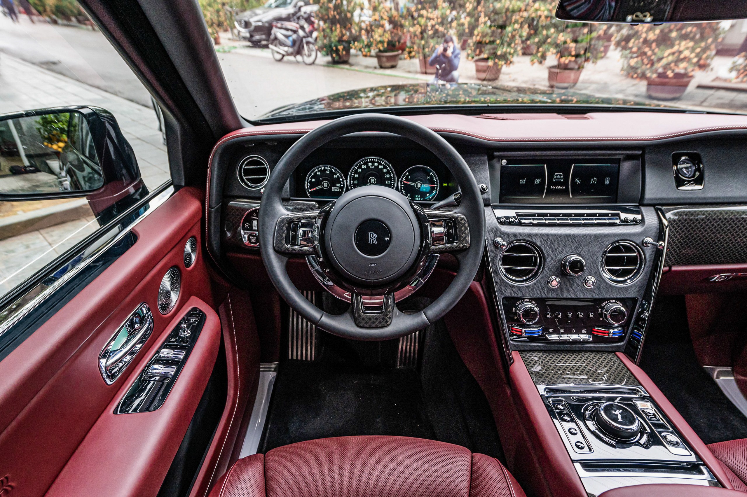 Rolls-Royce Cullinan Black Badge ảnh 13 Rolls-Royce Cullinan Black Badge anh 13