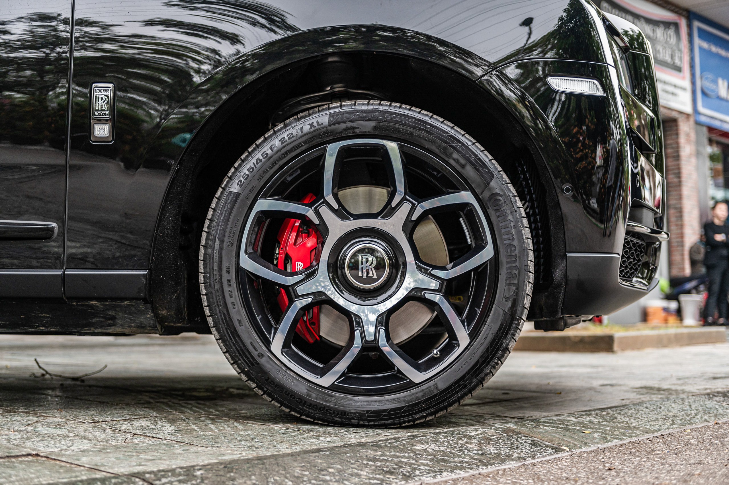Rolls-Royce Cullinan Black Badge ảnh 10 Rolls-Royce Cullinan Black Badge anh 10