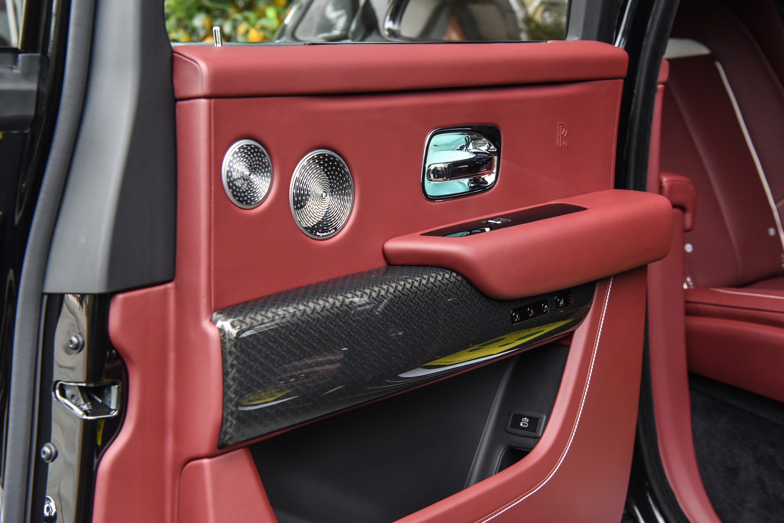 Rolls-Royce Cullinan Black Badge ảnh 16 Rolls-Royce Cullinan Black Badge anh 16