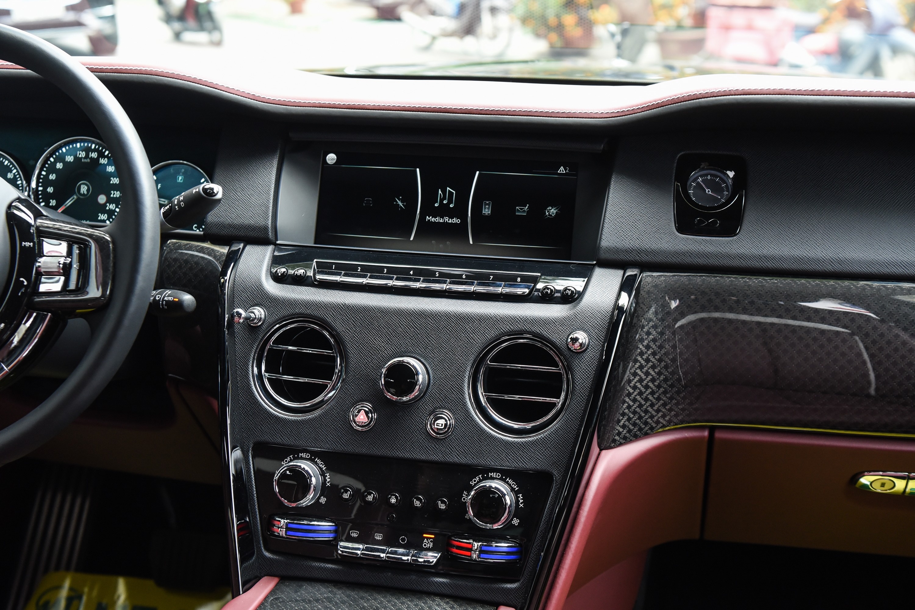 Rolls-Royce Cullinan Black Badge ảnh 15 Rolls-Royce Cullinan Black Badge anh 15
