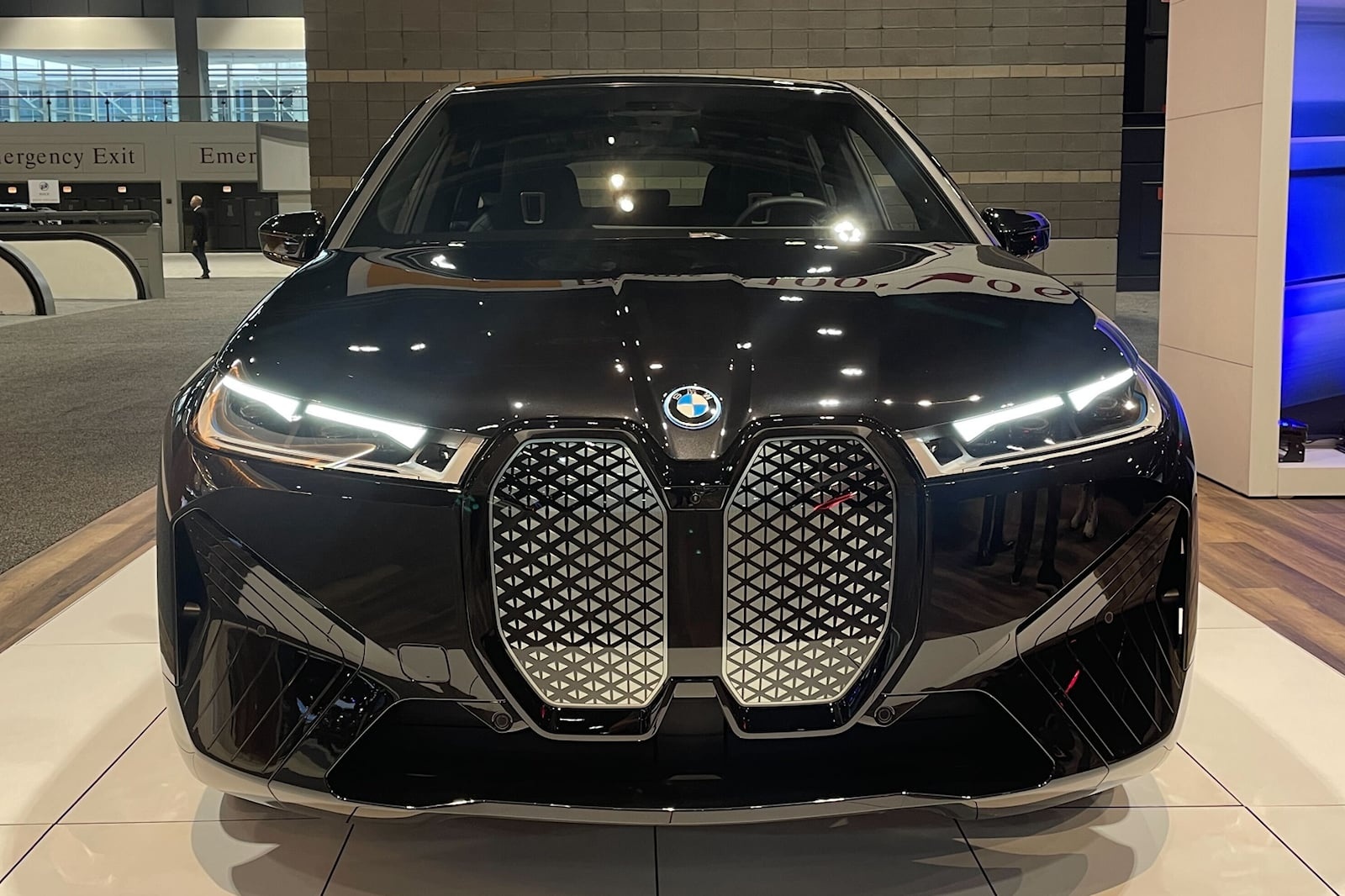 SUV điện hiệu năng cao ảnh 3 SUV dien hieu nang cao anh 3