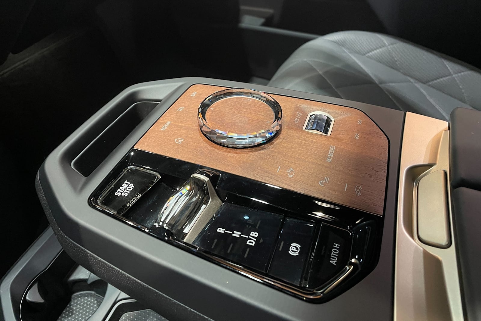 SUV điện hiệu năng cao ảnh 9 SUV dien hieu nang cao anh 9