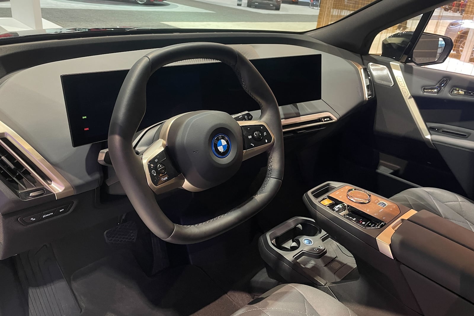 SUV điện hiệu năng cao ảnh 8 SUV dien hieu nang cao anh 8