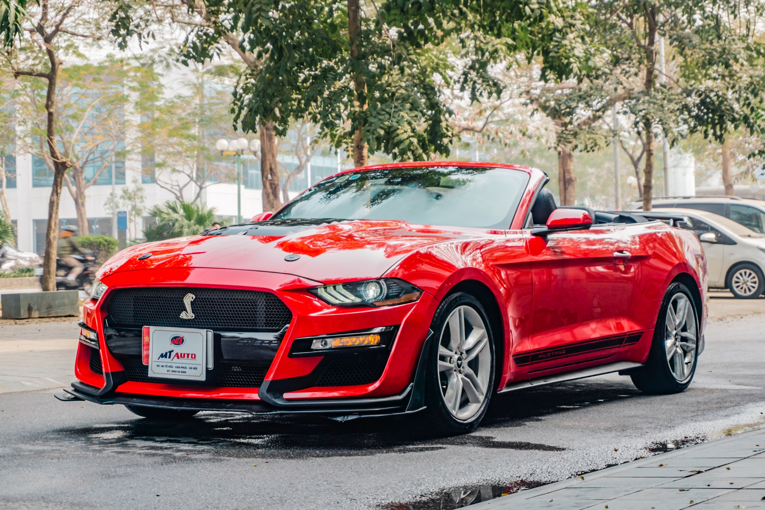 Ban do Ford Mustang mui tran hang hiem tai Viet Nam hinh anh