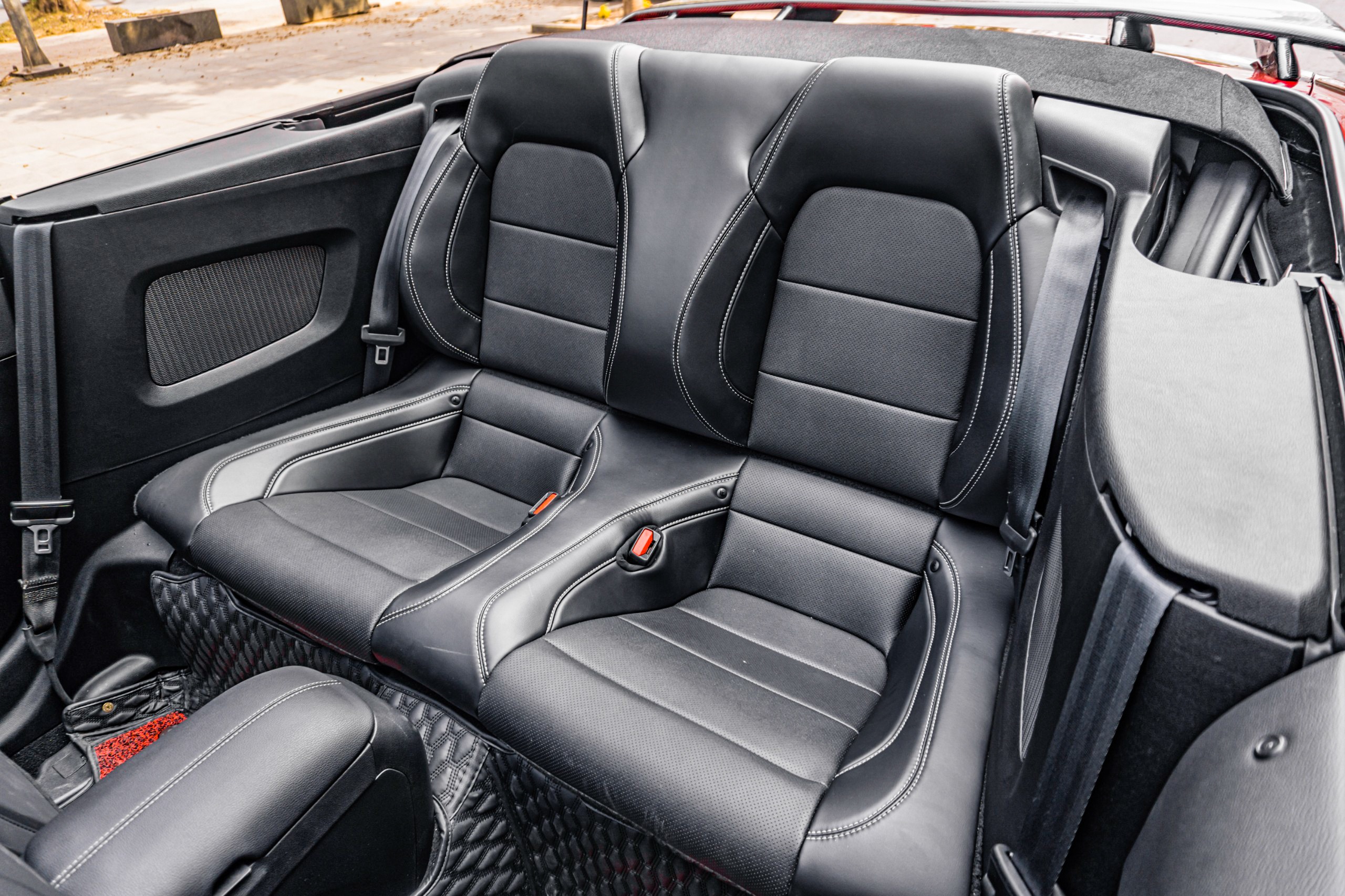 Ford Mustang mui trần ảnh 14 Ford Mustang mui tran anh 14