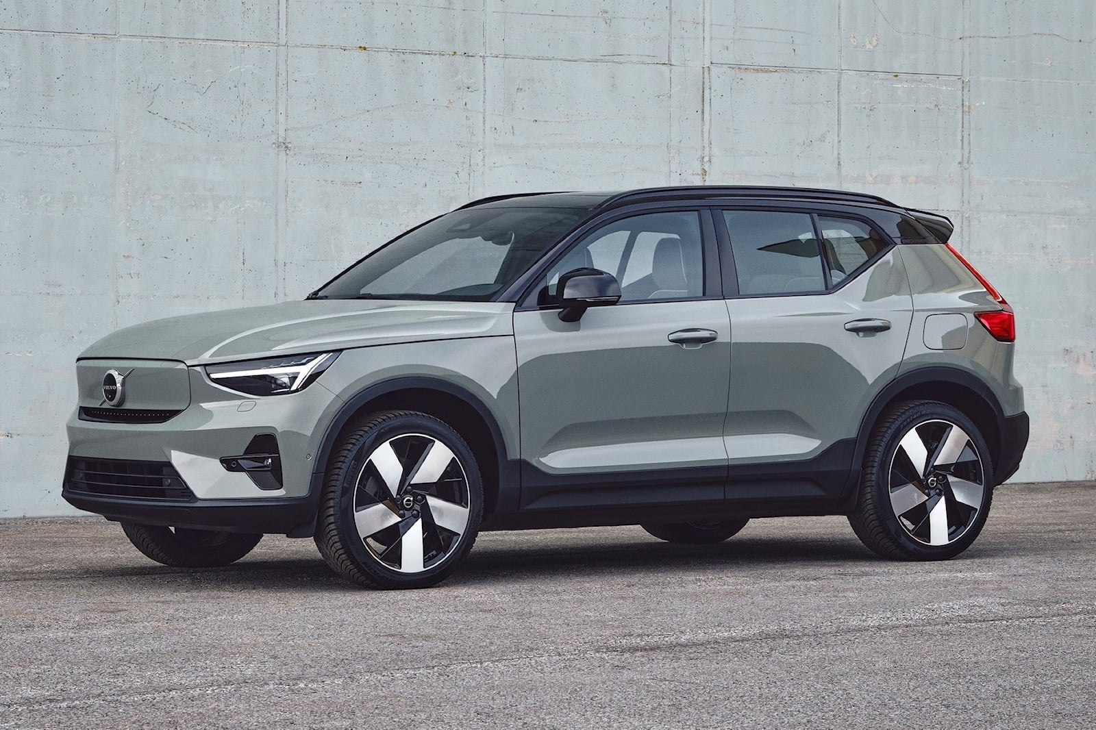 Volvo XC40 Recharge anh 1