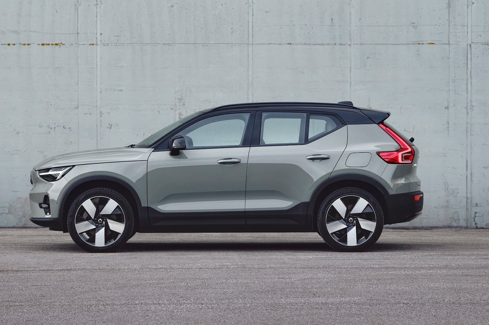 Volvo XC40 Recharge anh 7