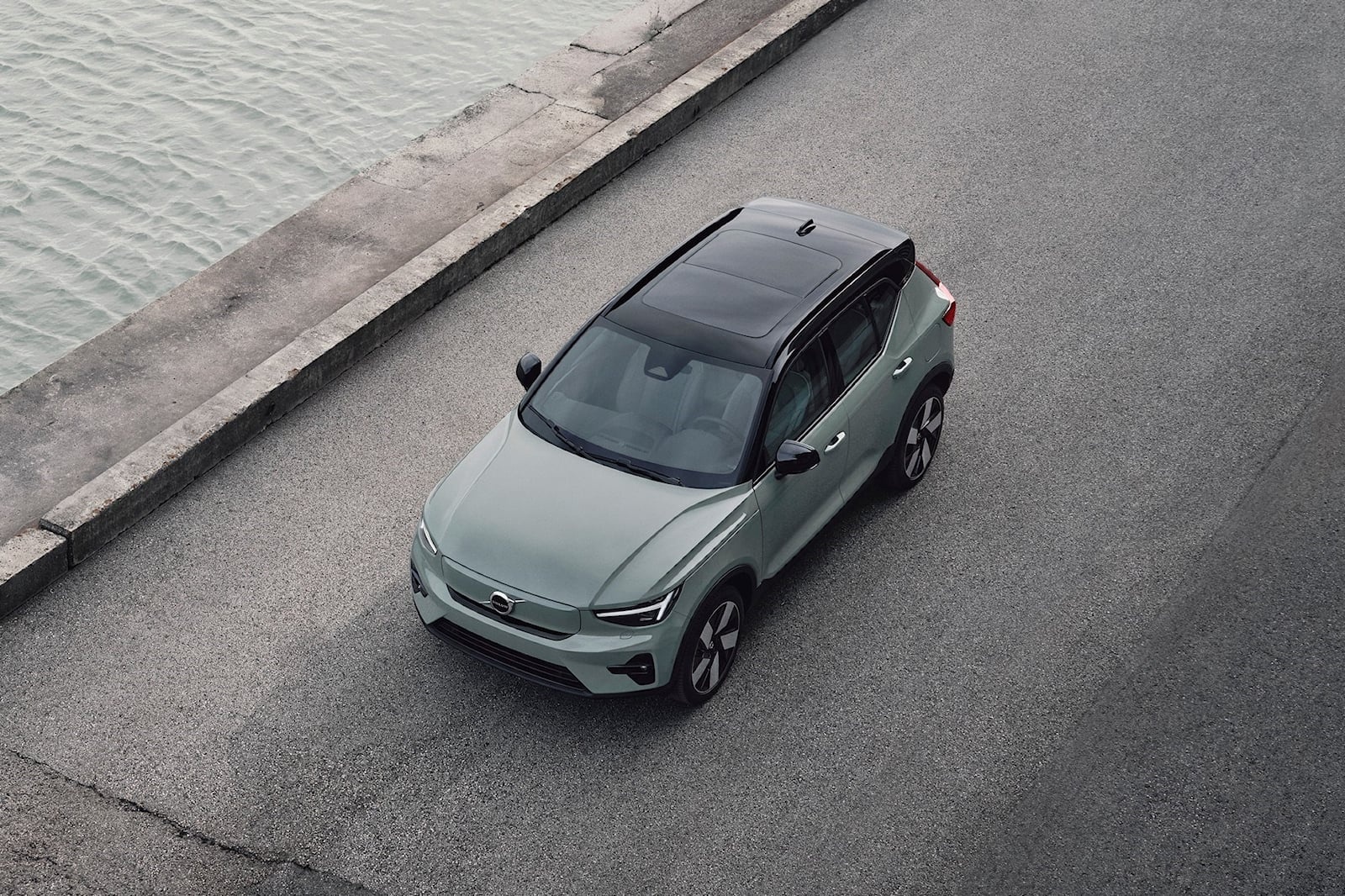 Volvo XC40 Recharge anh 11