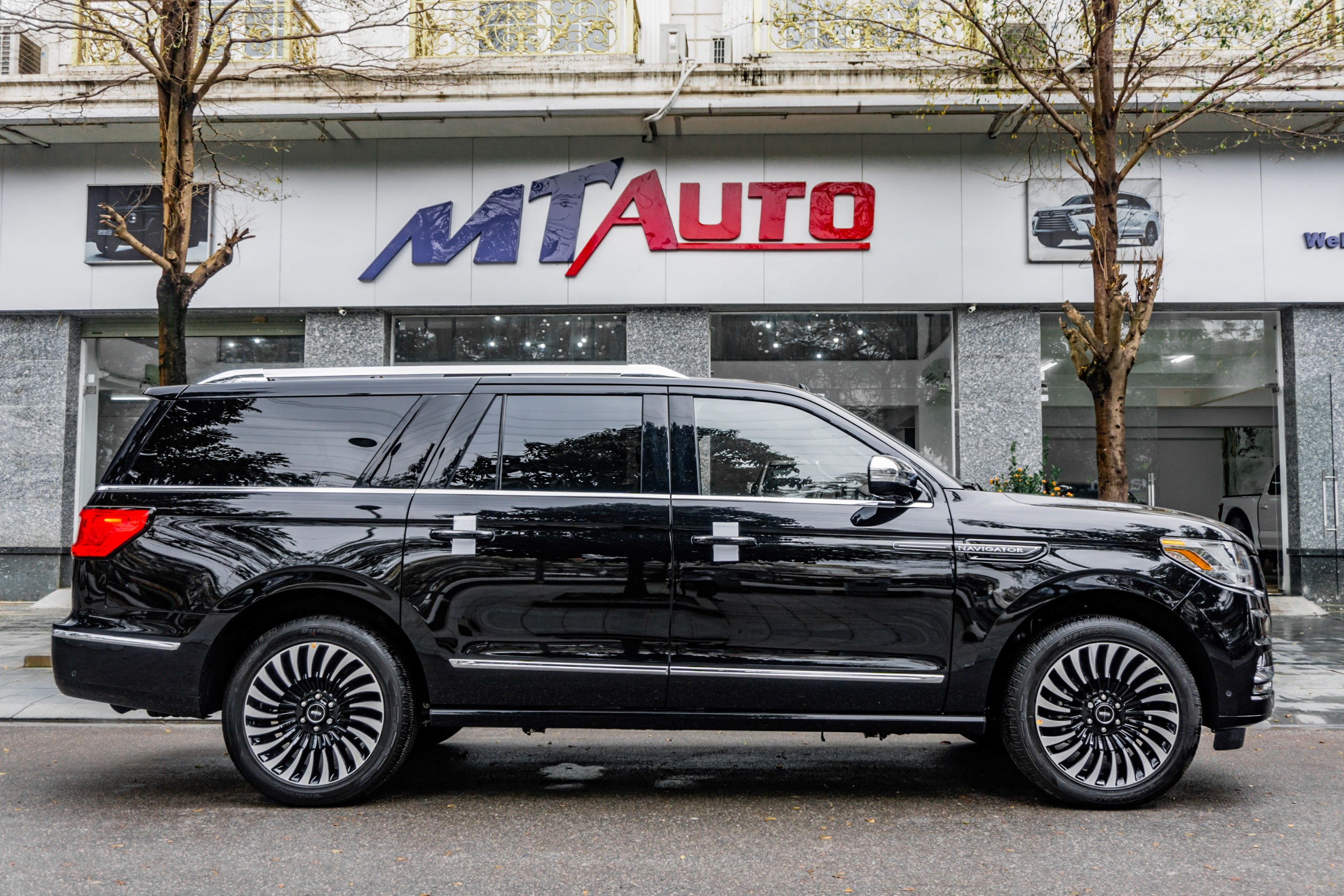 Lincoln Navigator L Black Label 2022 anh 11