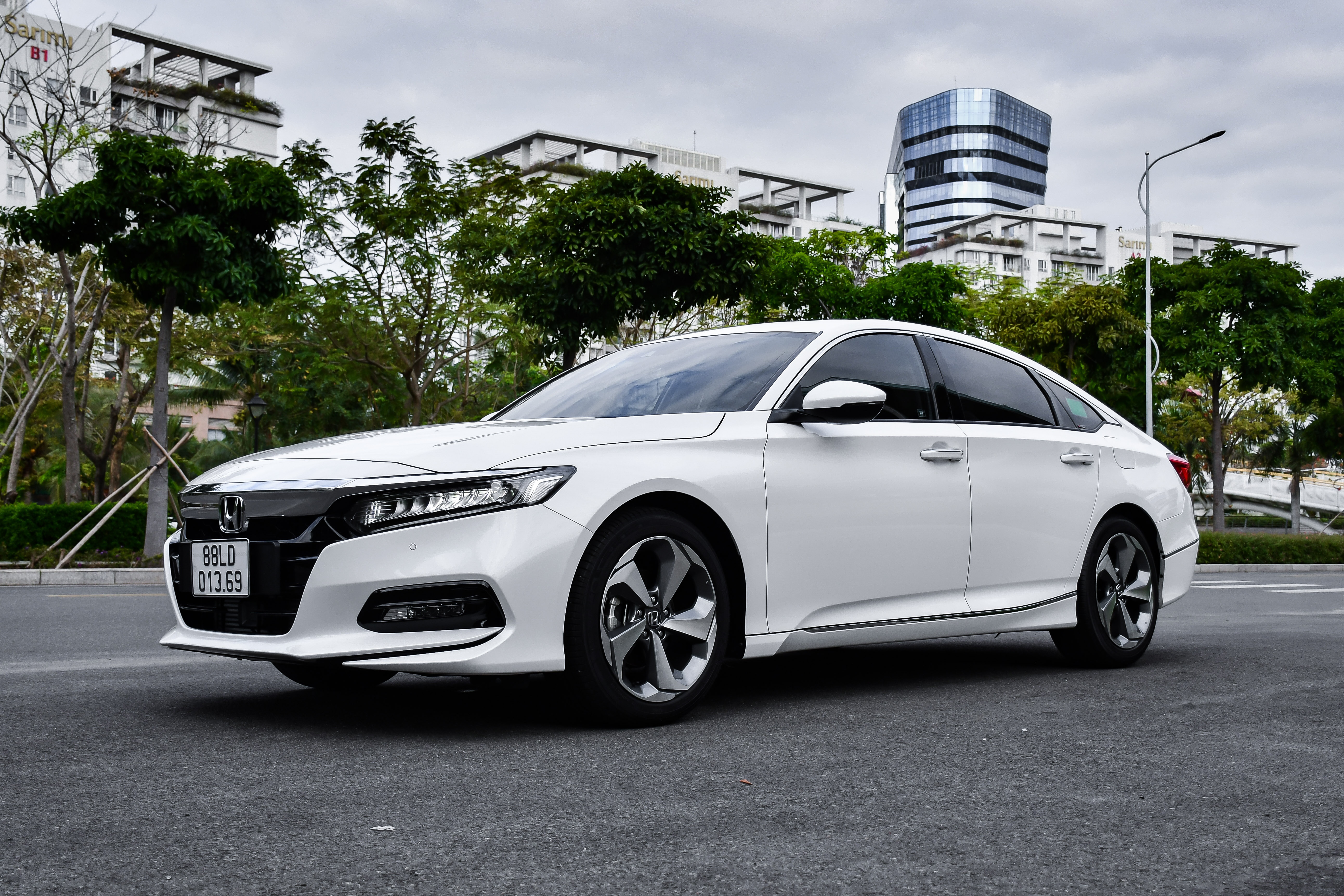 Danh gia Honda Accord 2022 - kien dinh voi loi di rieng hinh anh