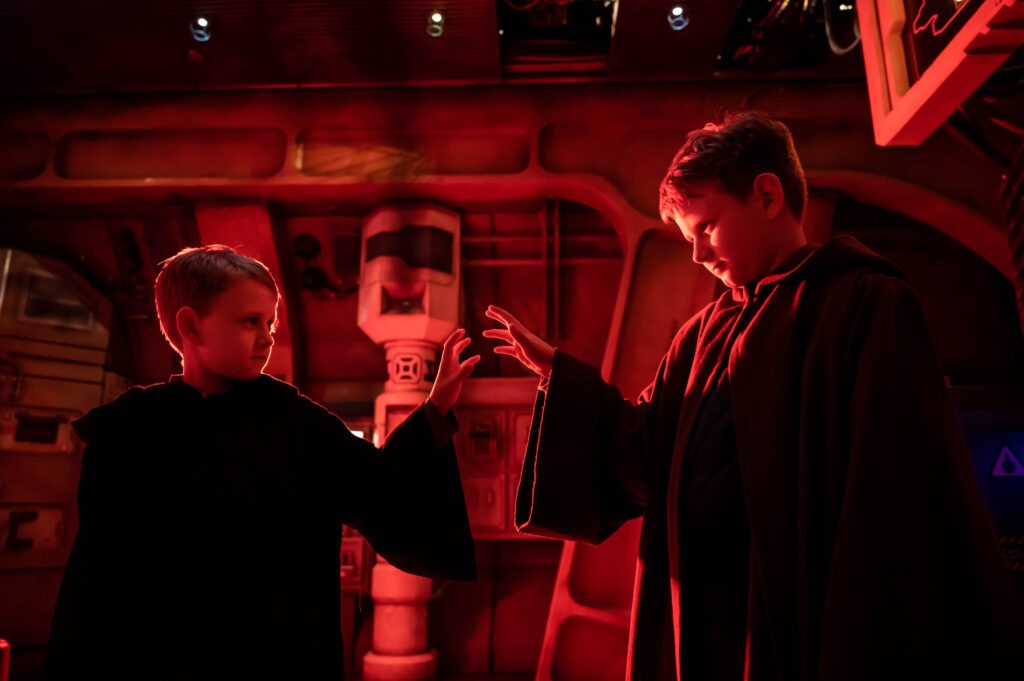 khach san disney dong cua anh 4