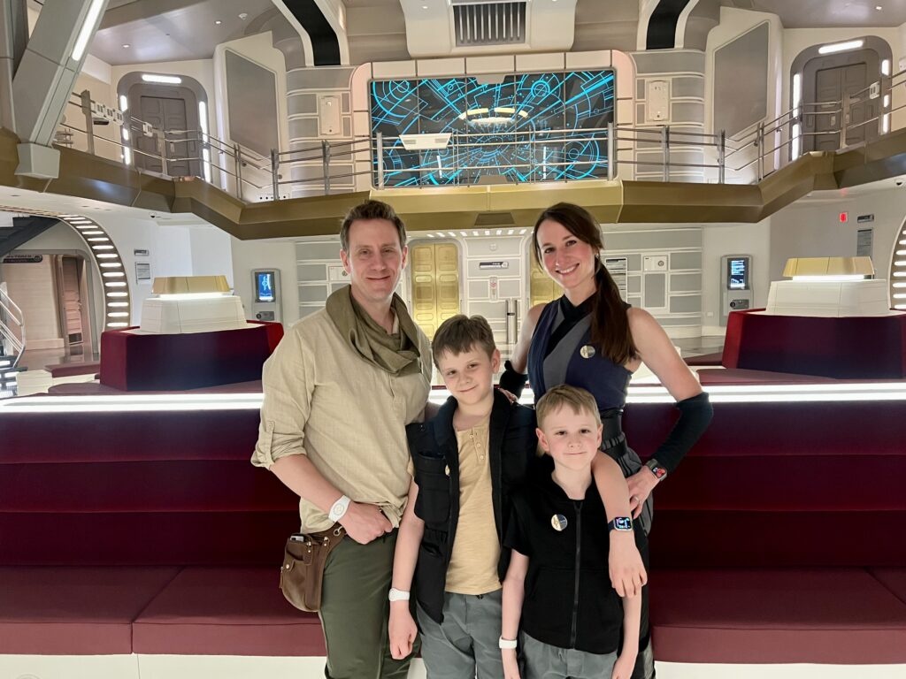 khach san disney dong cua anh 5