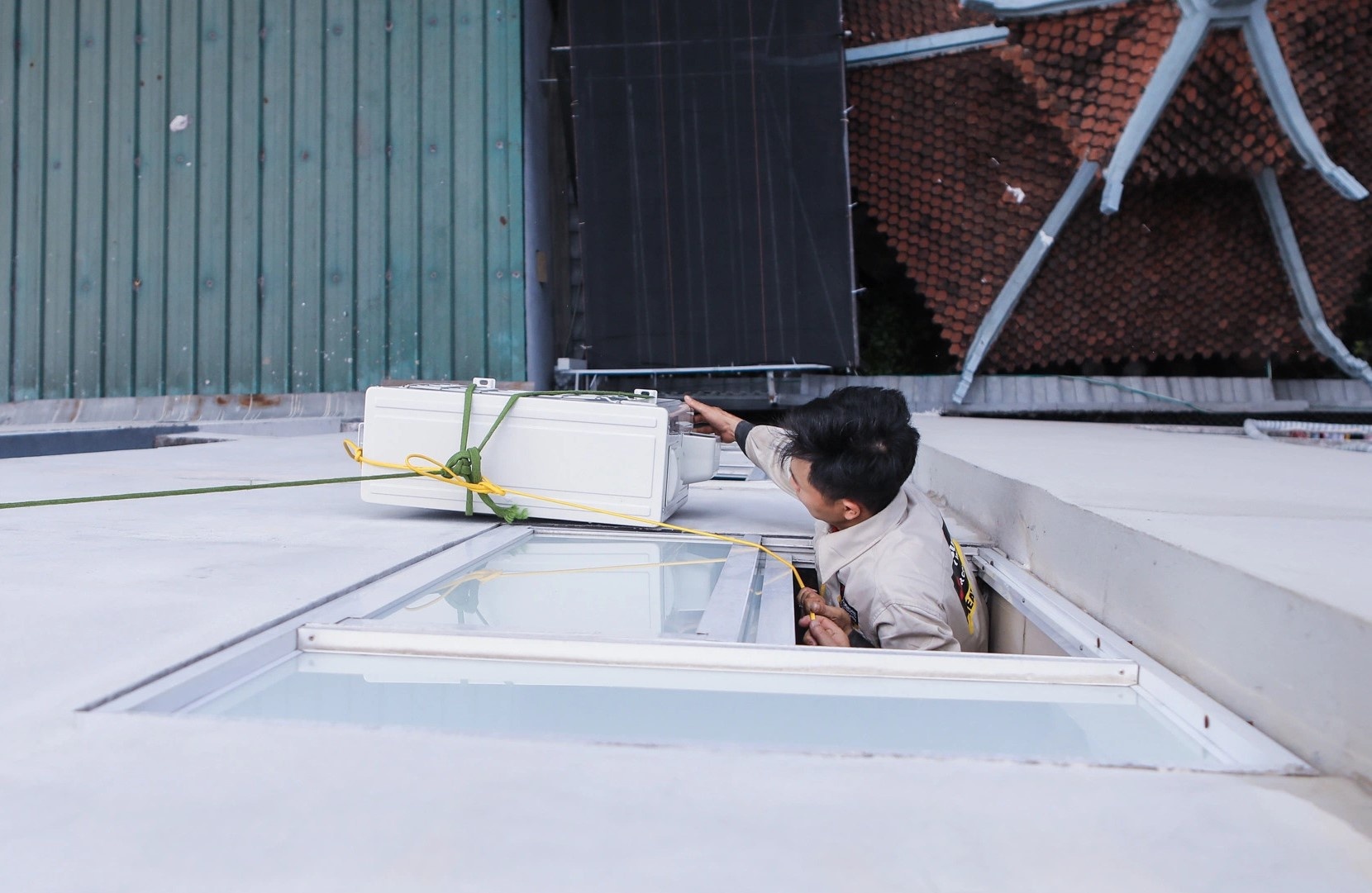 sieu thi dien may giam gia may lanh anh 1