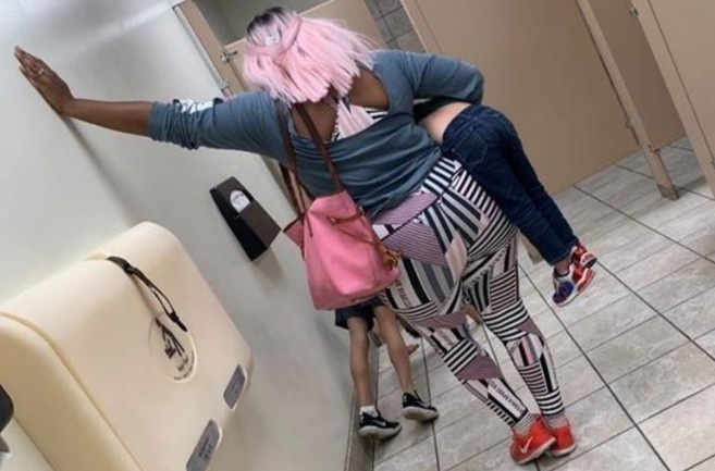 Me bat con trai chong day vi khong nghe loi hinh anh