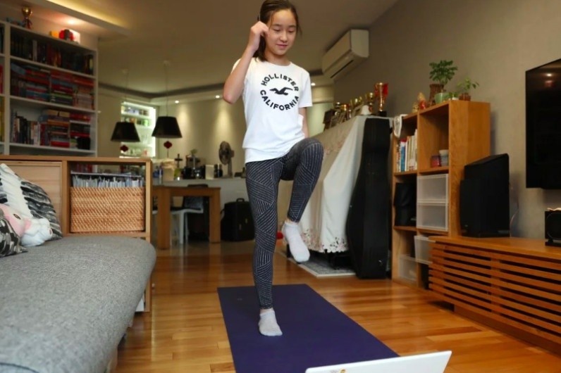 Hoc the duc, lich su, hat nhac online tai nha khong khac gi o lop hinh anh