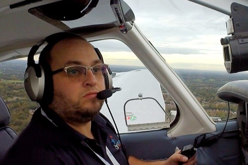 'Toi khong con la nguoi khuyet tat khi duoc bay tren troi' hinh anh