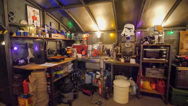 ham tru an tranh Covid-19 anh 2